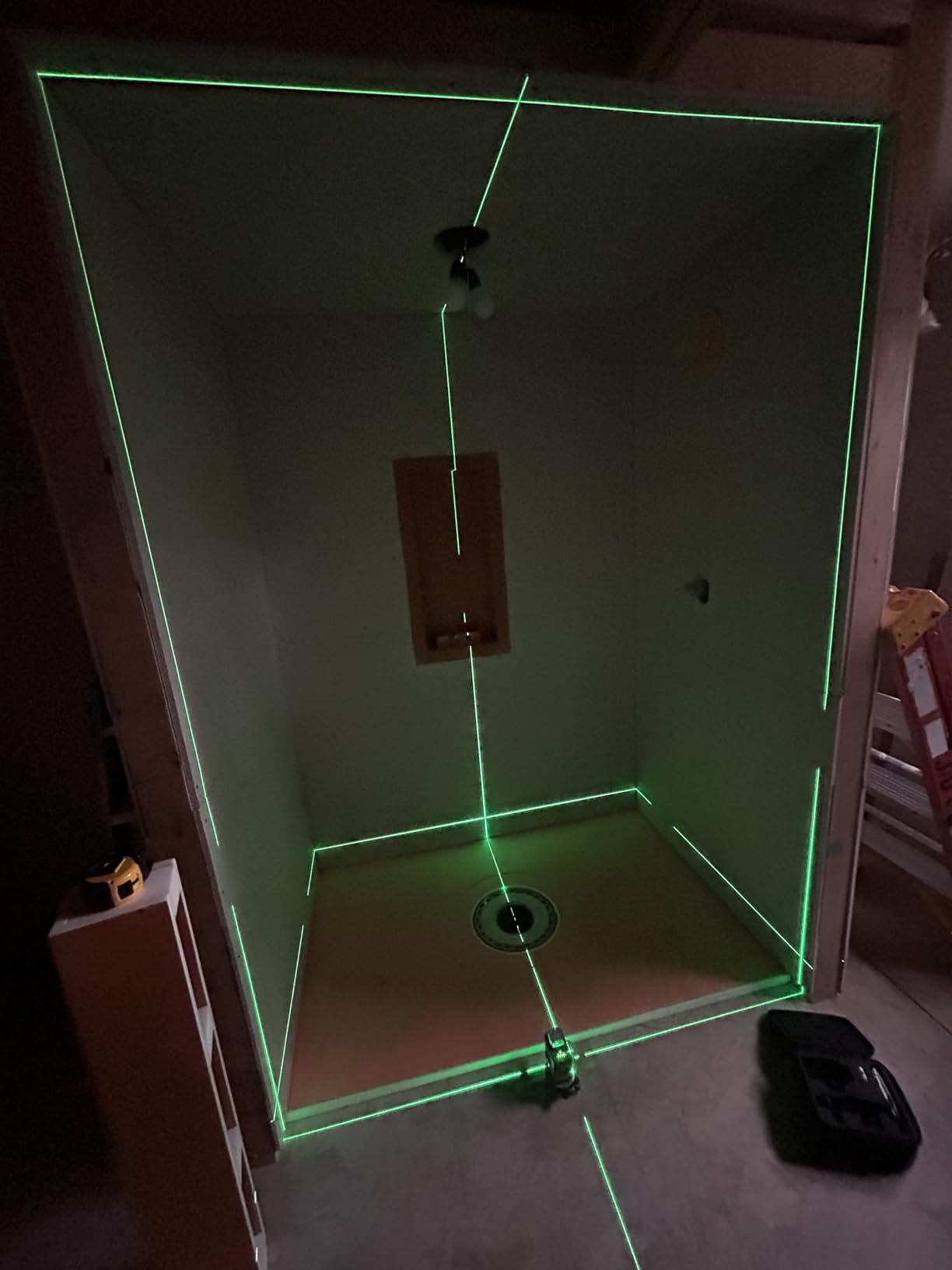 CIGMAN Laser Level Self Leveling 3x360° 3D Green Cross Line for Construction and Picture Hanging customer photo 2
