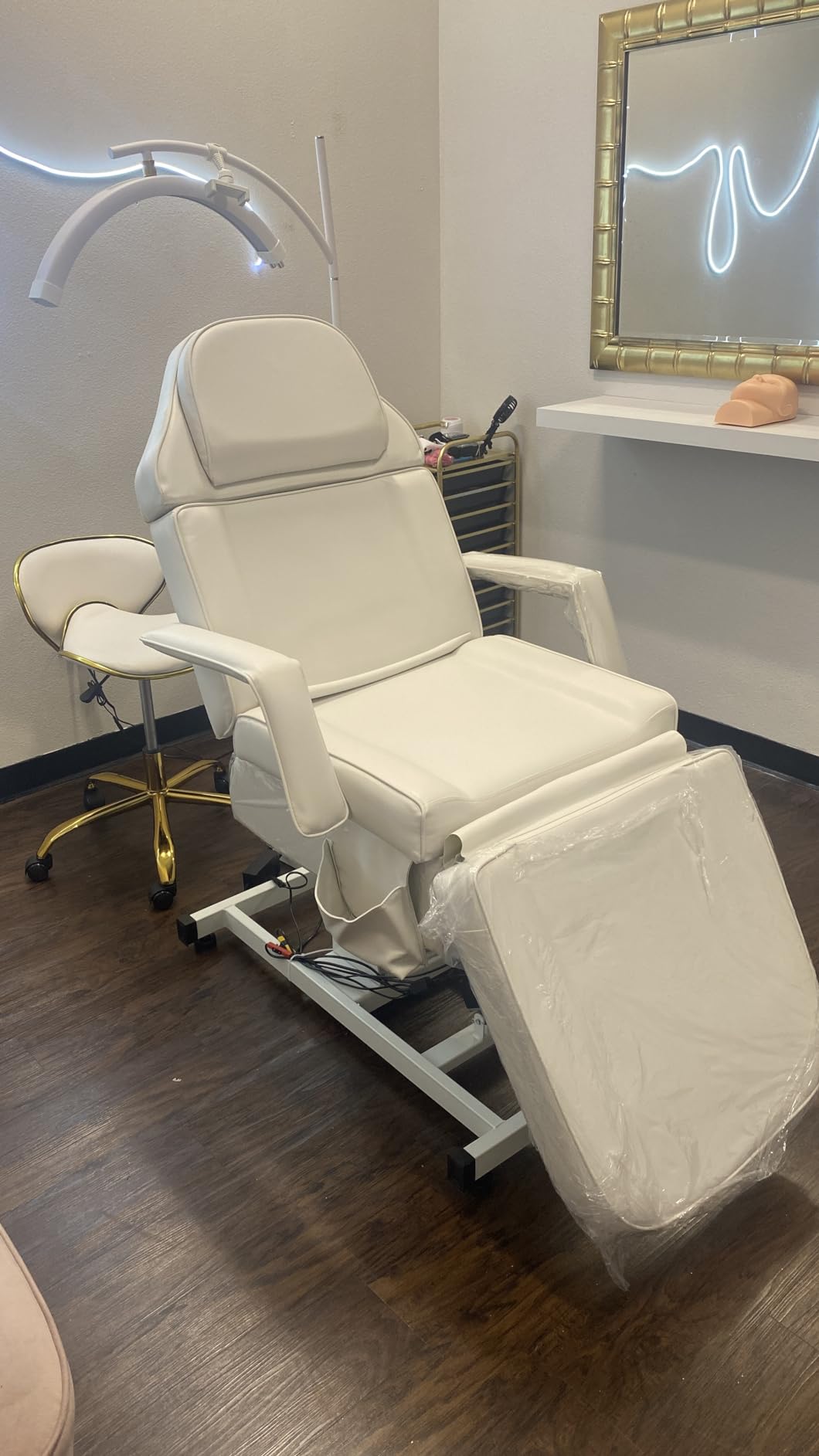 OmySalon Fully Electric Salon Facial Bed Chair, Multi-Purpose Massage Tattoo Lash Waxing Table, Height Backrest Footrest Adjustable customer photo 2