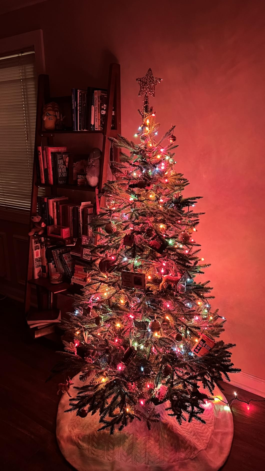 European Silver Fir Elegant Artificial Christmas Tree with True Needle Foliage, Unlit, 6ft customer photo 1