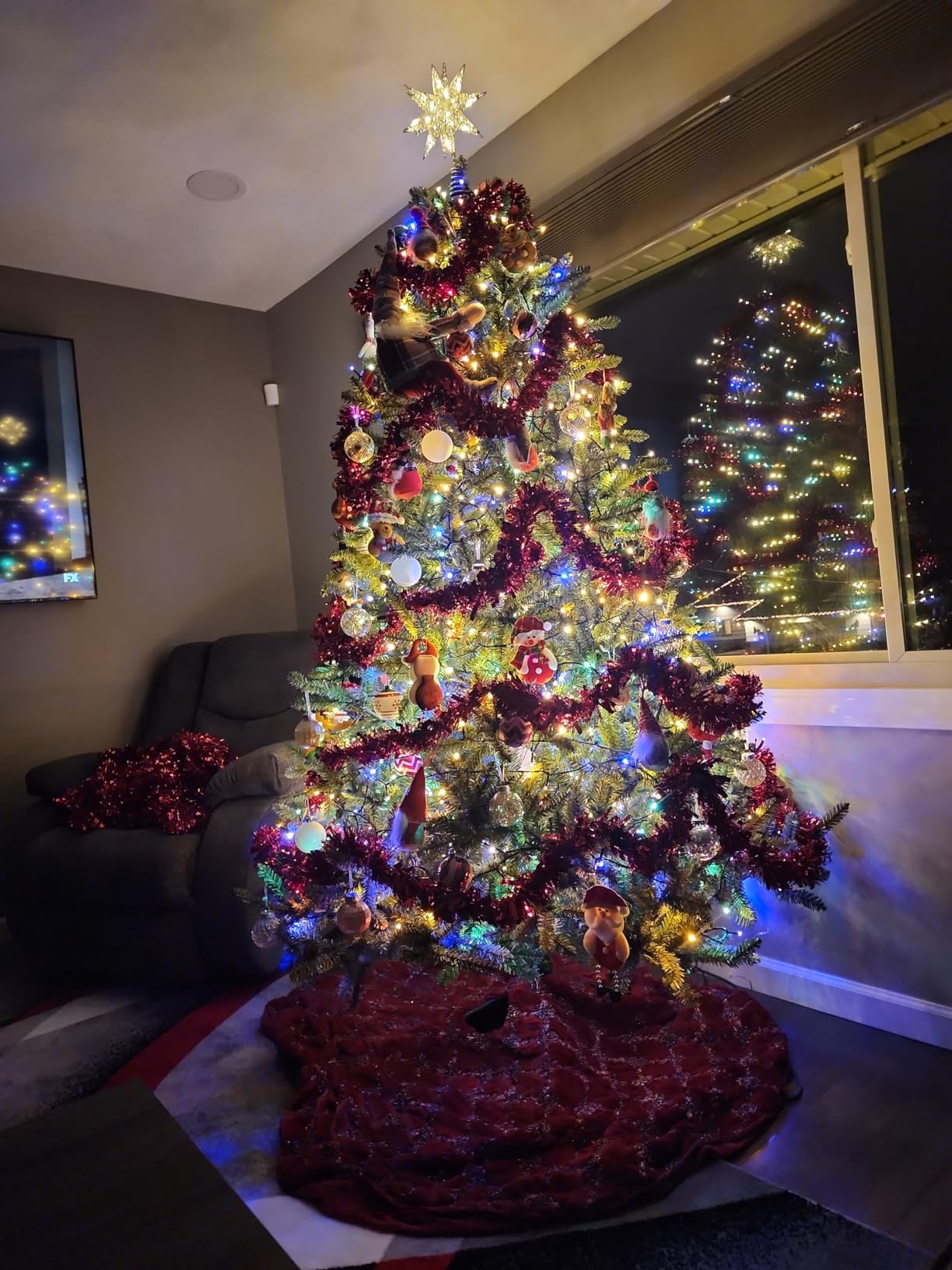 Vancouver Spruce Traditional Full Artificial Christmas Tree with Classic Needle Foliage, Premium Stand, LED Clear Lights, 7ft customer photo 1