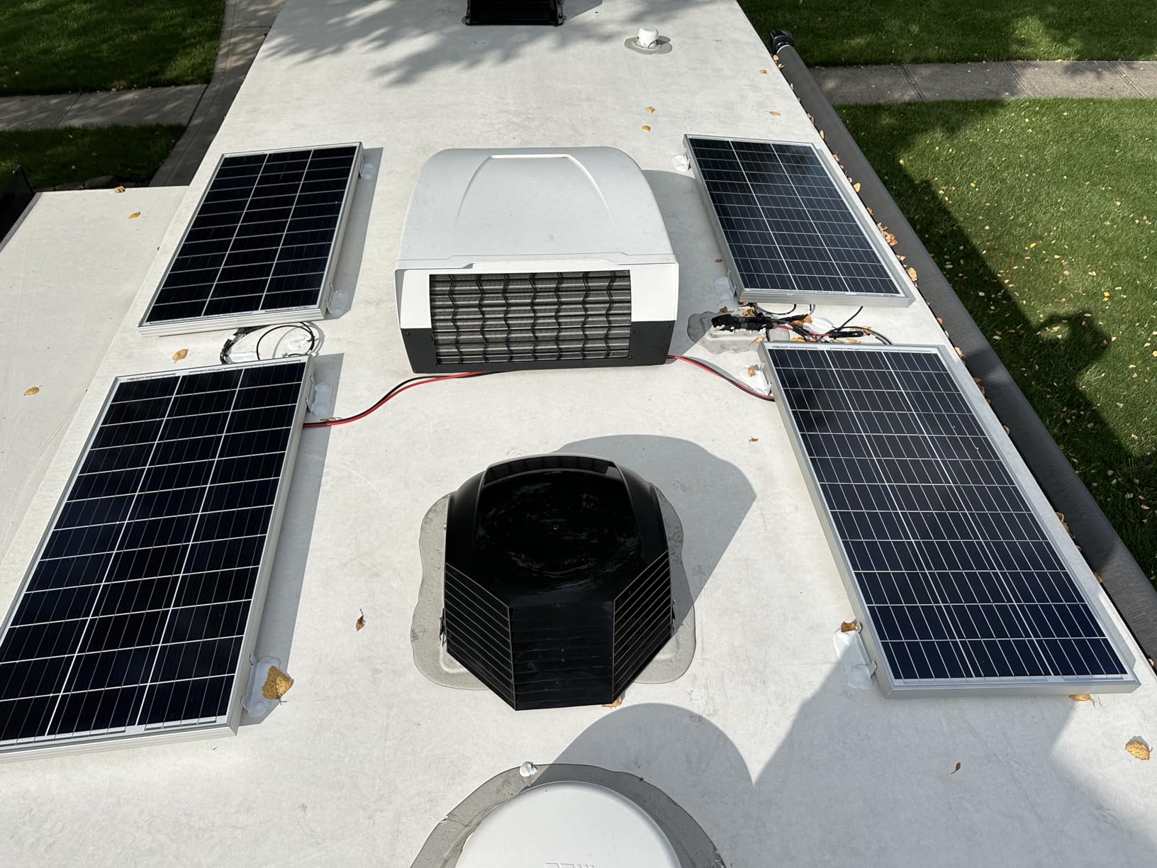 800W 12V Solar Panel Kit - 800W Mono Rigid Solar Panels, 60A MPPT Solar Charge Controller for RV, Trailer, Camper, Marine, Off Grid customer photo 1
