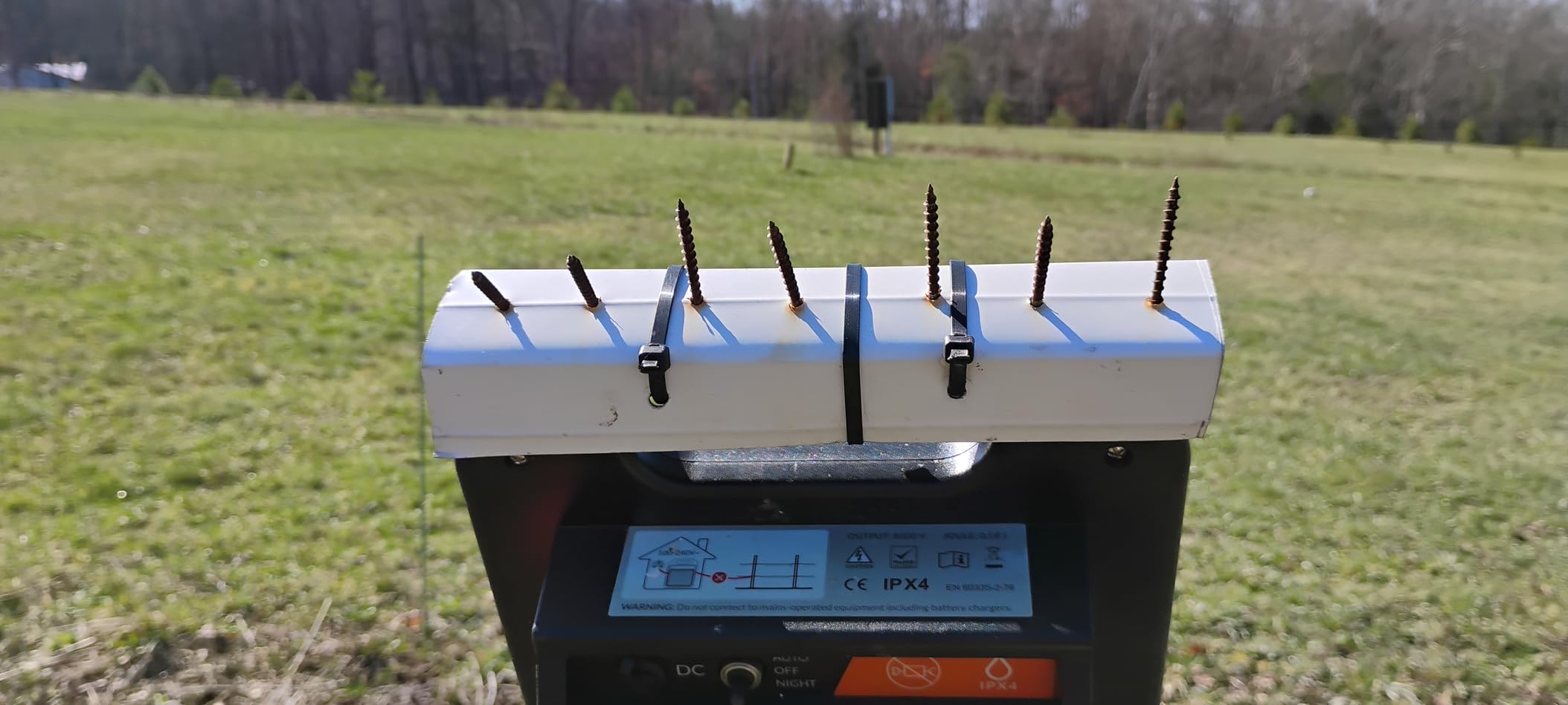 Andmon MINI400 20 Miles Solar Electric Fence Charger with Day/Night Mode 0.4J Output Energy Electric Fence Energizer customer photo 1