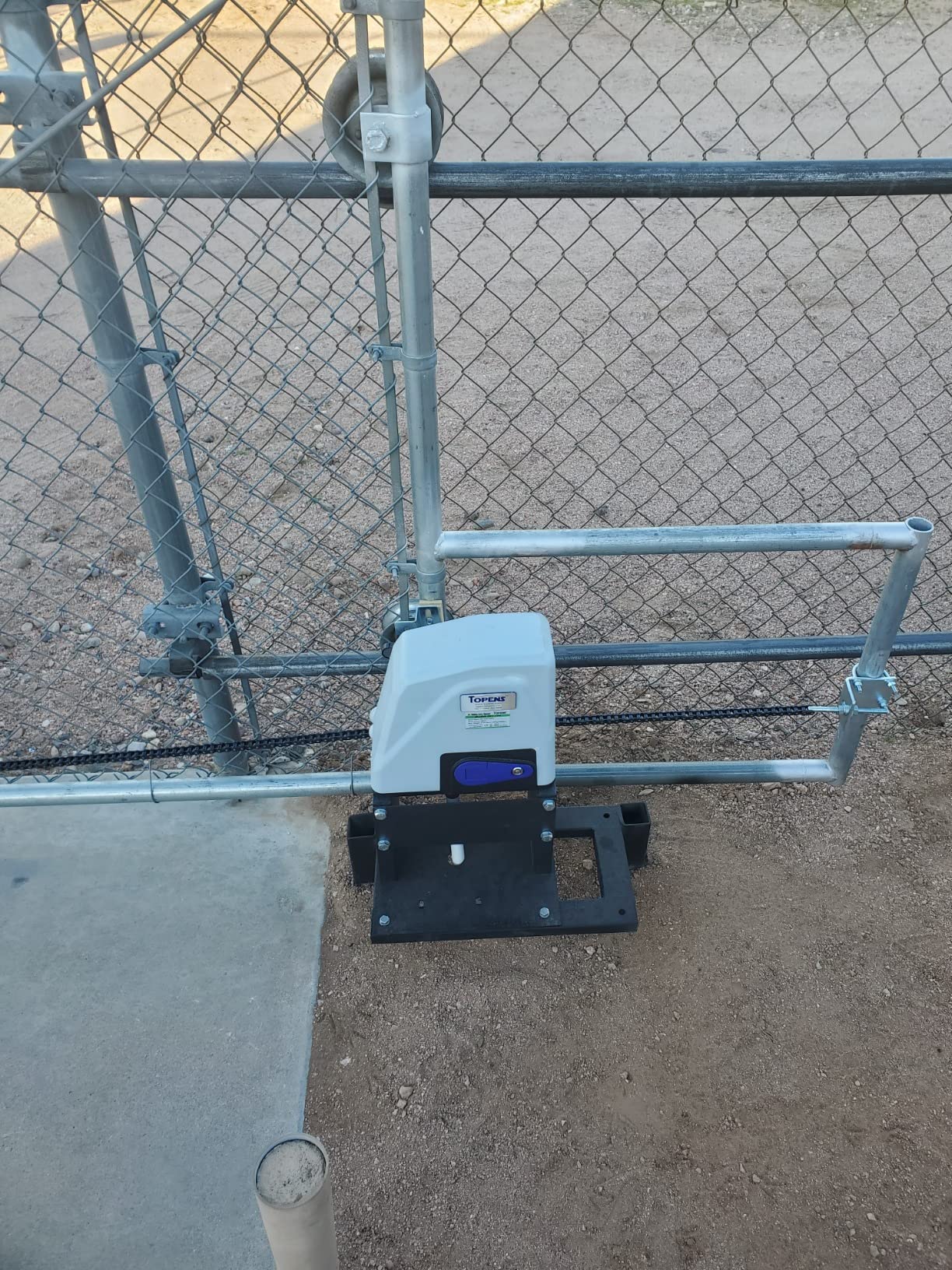TOPENS CK1100 Automatic Sliding Gate Opener Chain Drive Electric Gate Motor for Heavy Driveway Slide Gate Up to 2800 Pounds, Security Gate Operator AC Powered with 20ft Roller Chain and Remote Control customer photo 1