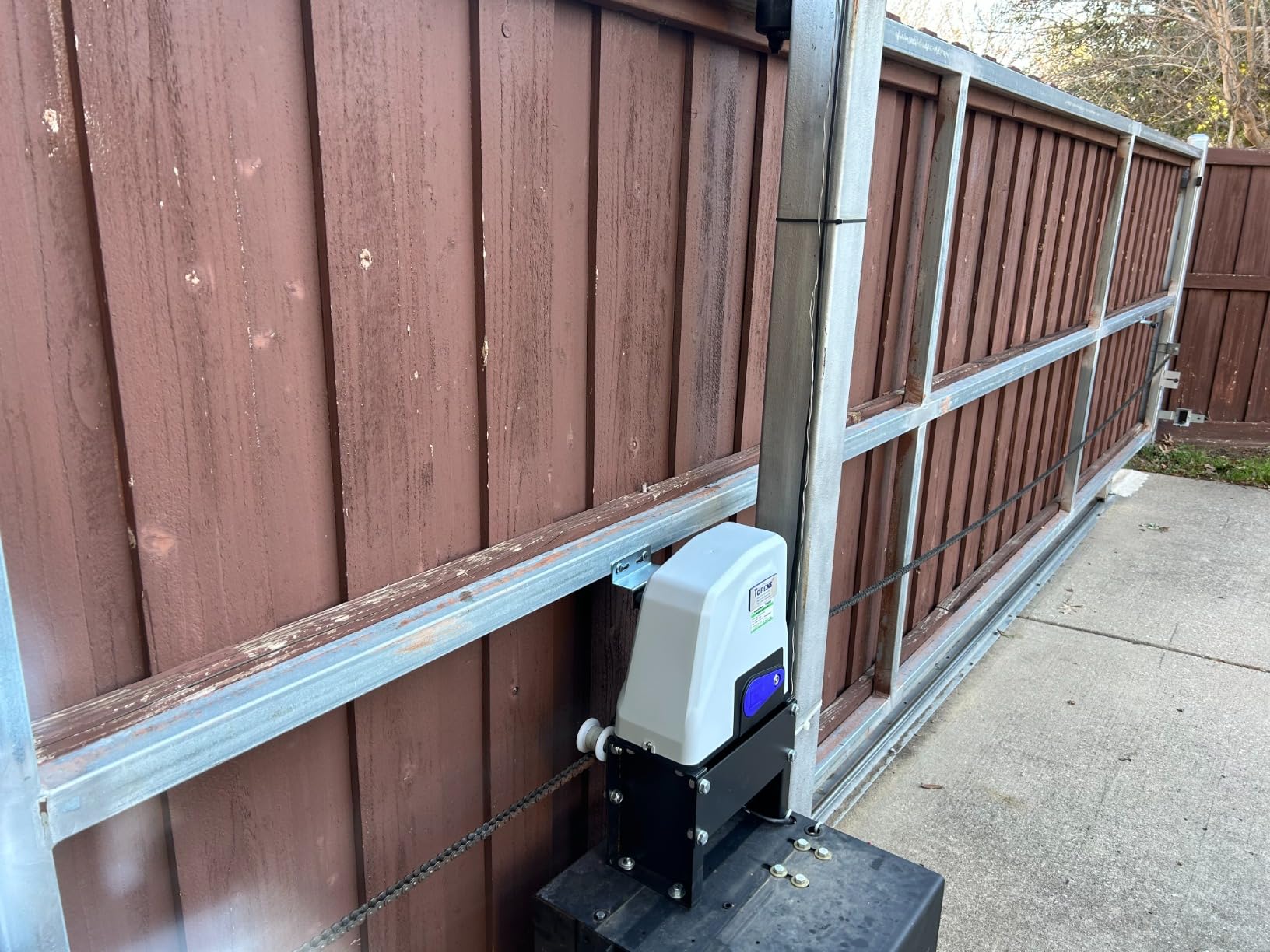 TOPENS CK1100 Automatic Sliding Gate Opener Chain Drive Electric Gate Motor for Heavy Driveway Slide Gate Up to 2800 Pounds, Security Gate Operator AC Powered with 20ft Roller Chain and Remote Control customer photo 2