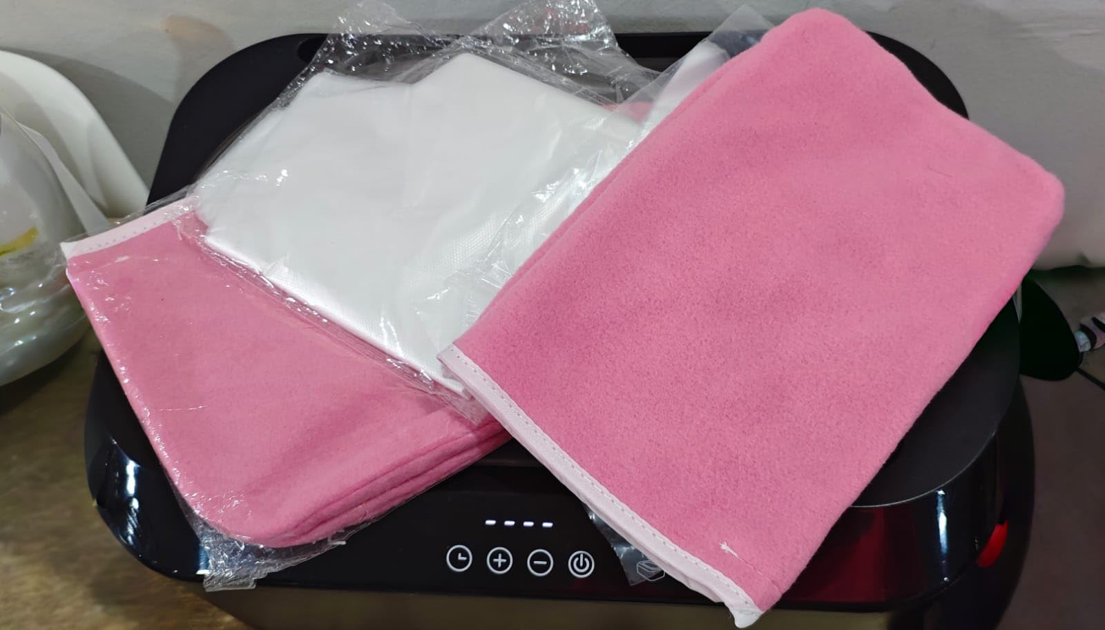 KARITE Paraffin Wax Machine for Hands and Feet with Auto Open Lid - 4500ml Paraffin Bath, 20Min Fast Wax Meltdown, Precision Temperature Control, Paraffin Warmer with 8Pack Refills customer photo 2