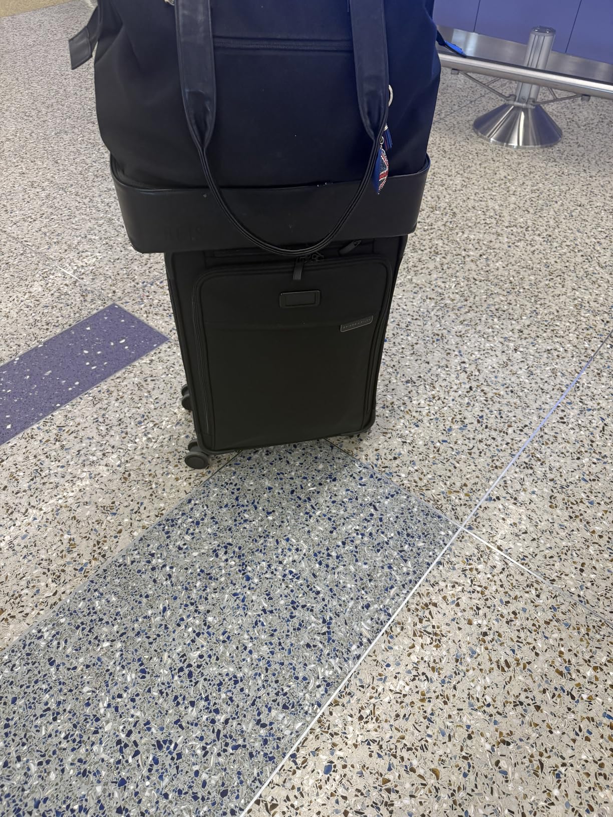 Briggs & Riley Cabin Spinner - Carry On Luggage for Travel, Suitcases with Wheels, Softside Rolling Bag for Men & Women, Fits Under Plane Seat, Interlocking Handle - Baseline Collection, Black customer photo 1