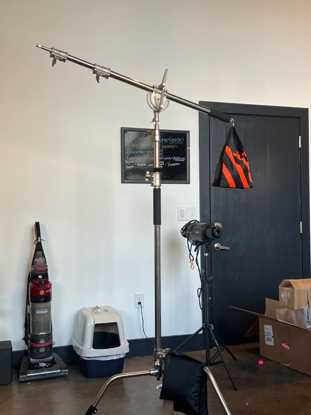 Heavy Duty Extension Boom Arm Bar for Photography C Stand and Light Stand, Adjustable 3.6-8.2ft Crossbar Holding Arm with Sand Bag for Softbox, Studio Strobe, Monolight, LED Video Light, Reflector ect. customer photo 1