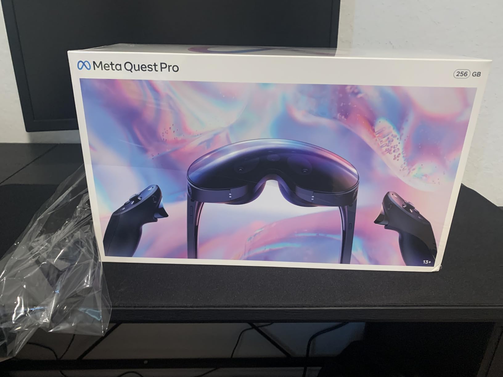 Meta Quest Pro - Advanced Enterprise VR Headset with Face and Eye Tracking customer photo 1