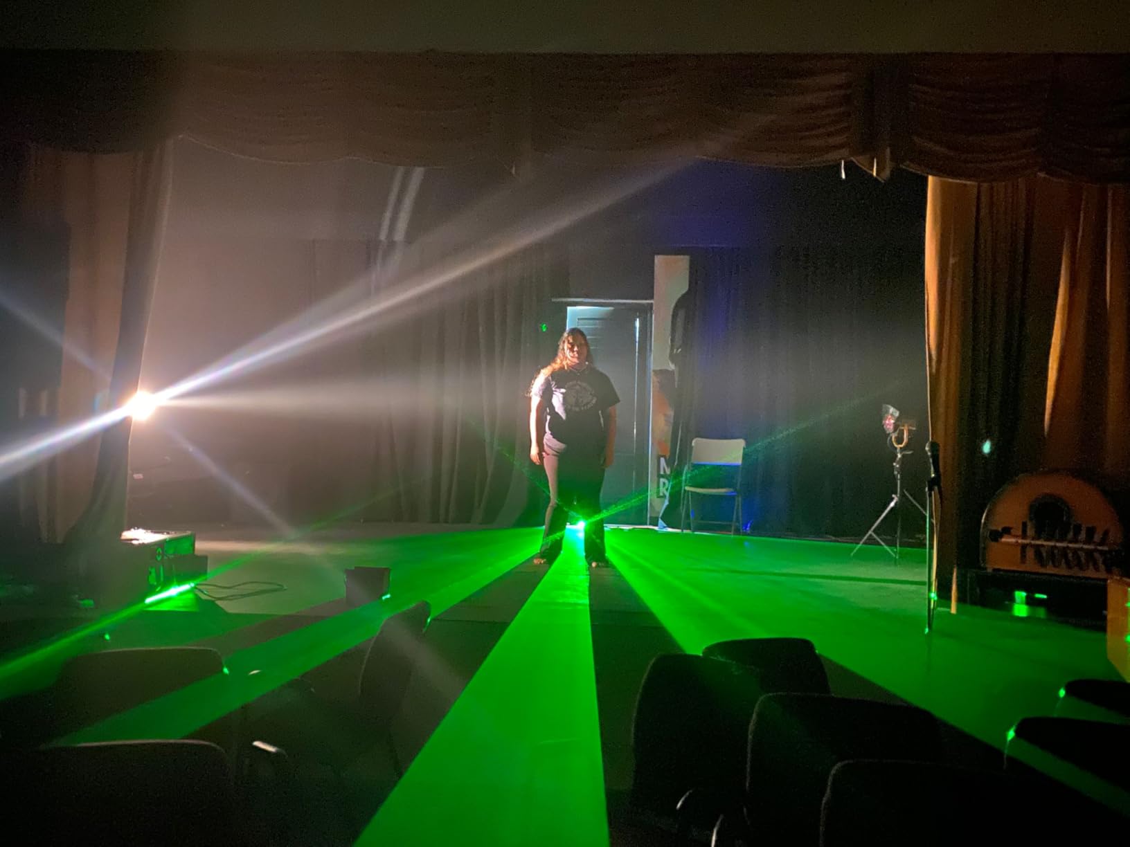 1200W Professional Haze Machine with DMX & Remote | High-Efficiency Output for Stage, Wedding, Party DJ Lighting Effects customer photo 1
