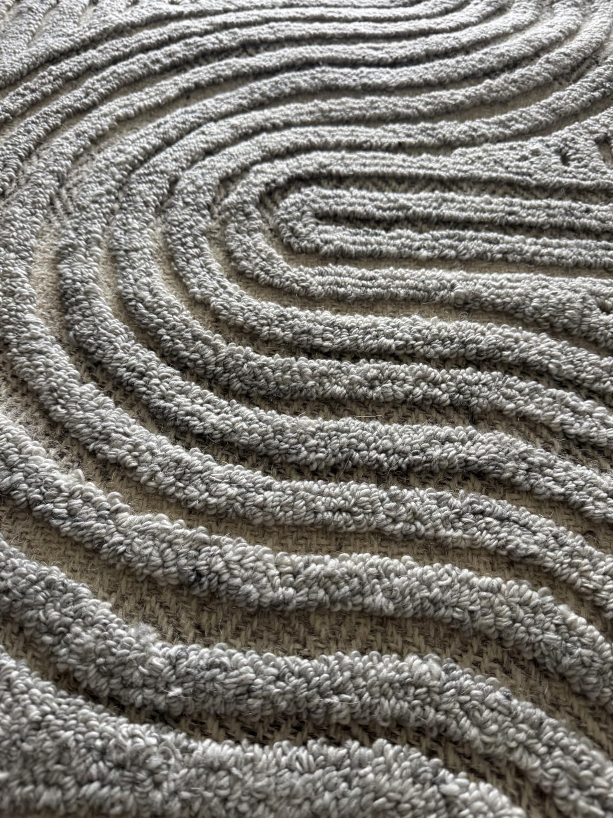 SAFAVIEH South Hampton Collection Area Rug - 9' x 12', Grey, Handmade Mid-Century Modern Abstract, Ideal for High Traffic Areas (SHA301F) customer photo 2
