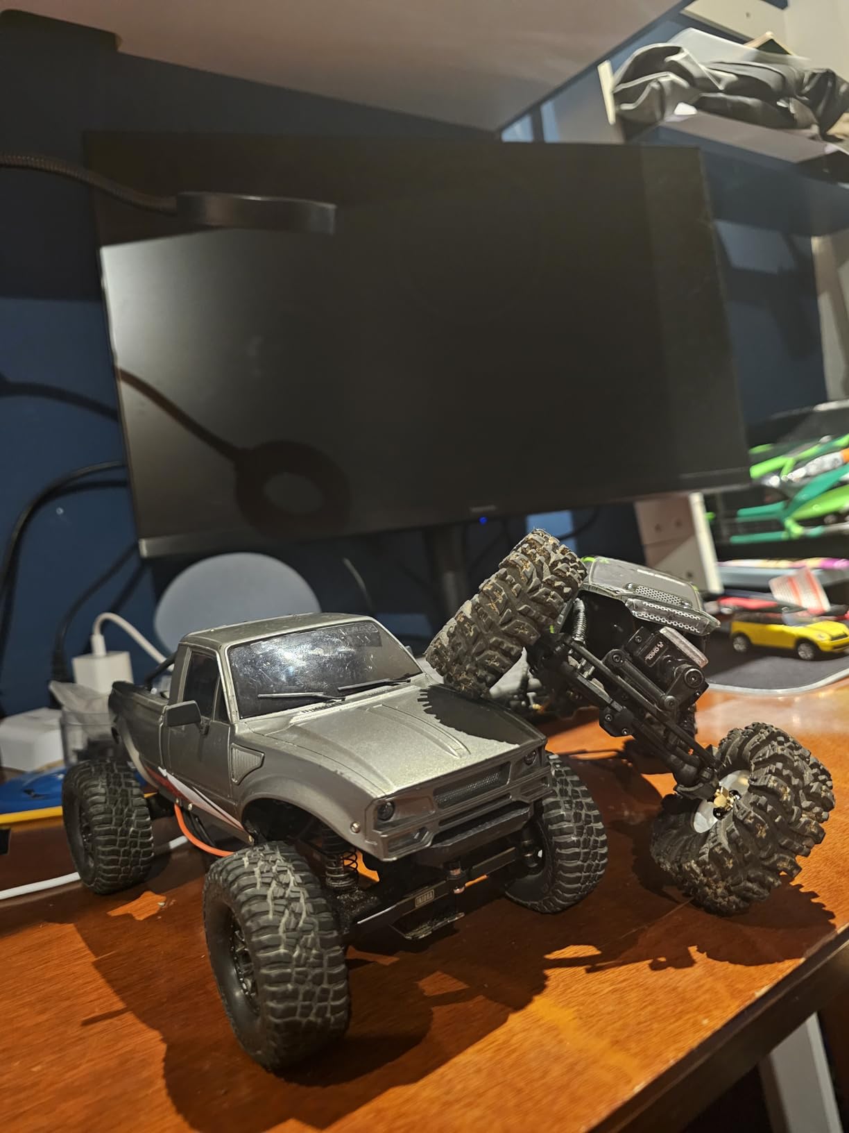 Axial RC Truck 1/24 AX24 XC-1 4WS Crawler Brushed RTR (Includes Everything Needed No Other purchases Required), Green customer photo 2