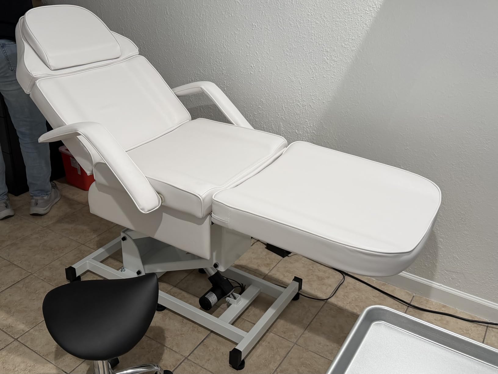 BarberPub Fully Electric Facial Bed with 3 Motor for Esthetician, Electric Tattoo Chair for Client, Facial Bed for Esthetician, Electric Adjustment 2751 customer photo 1