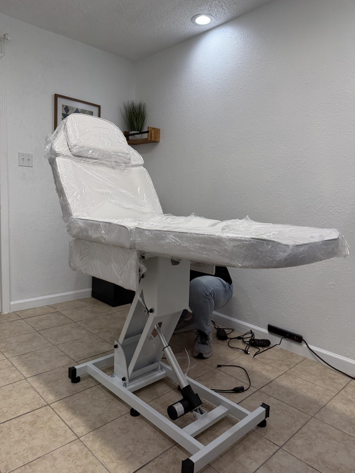 BarberPub Fully Electric Facial Bed with 3 Motor for Esthetician, Electric Tattoo Chair for Client, Facial Bed for Esthetician, Electric Adjustment 2751 customer photo 2