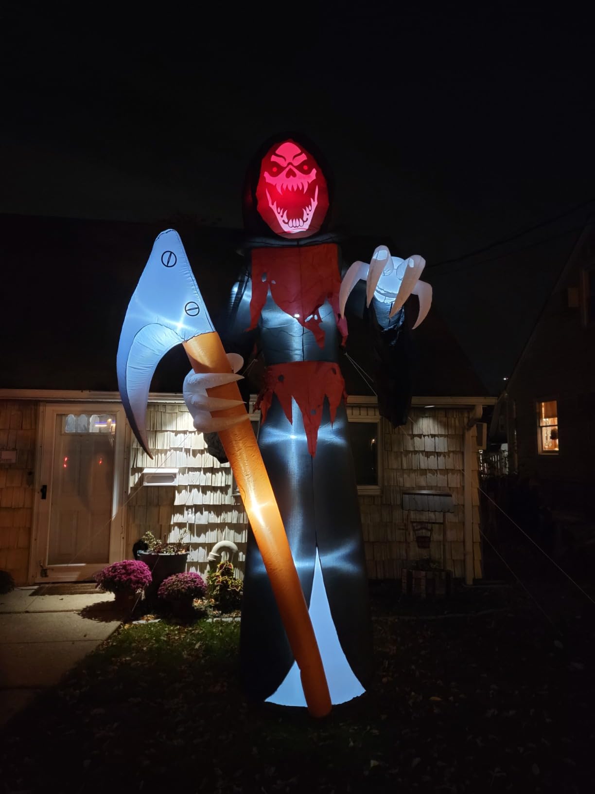 Joiedomi 12 ft Tall Halloween Inflatable Outdoor Decoration, Blow Up Yard Decorations, Grim Reaper Halloween Decor Inflatables with LED for Scary Outside Decor customer photo 2