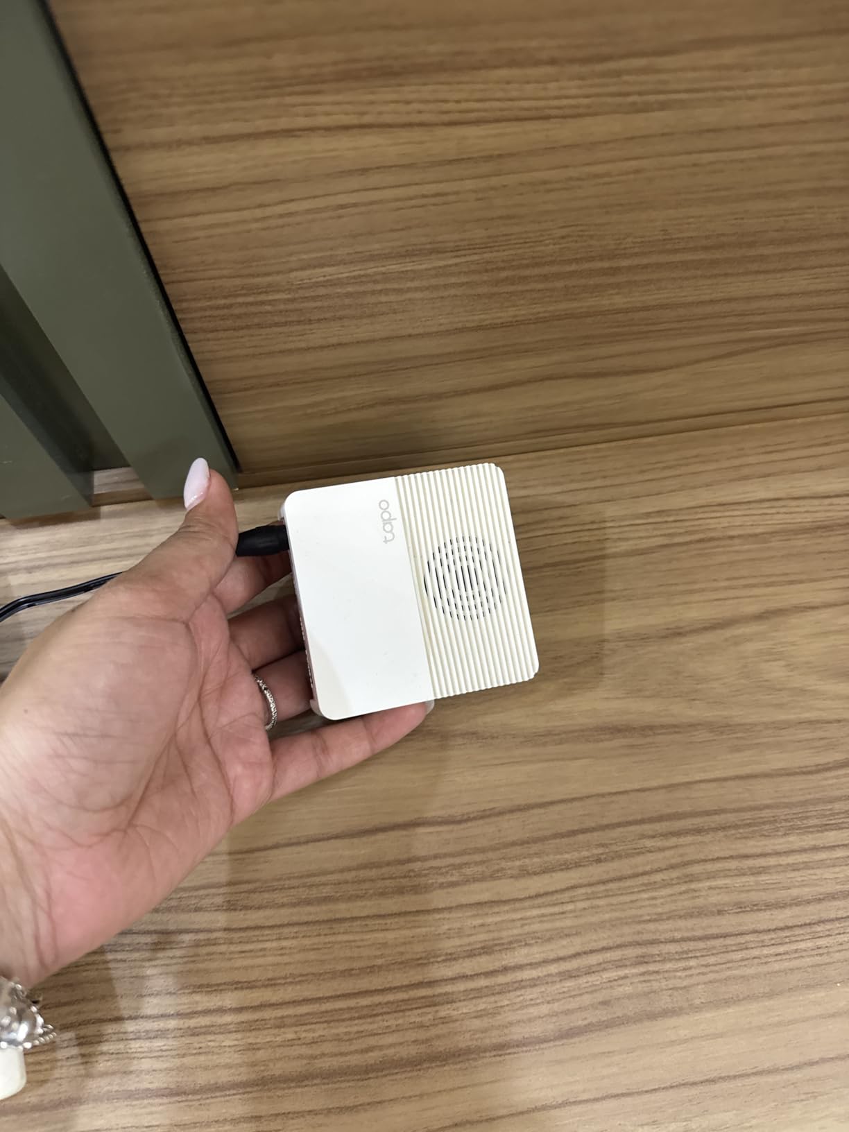 TP-Link Tapo Smart Hub with Built-In Chime, REQUIRES 2.4GHz Wi-Fi, Connect up to 64 Smart + 4 Camera Devices, Sub-1G Low-Power Wireless Protocol, 512GB Local Storage, Tapo H200 customer photo 1