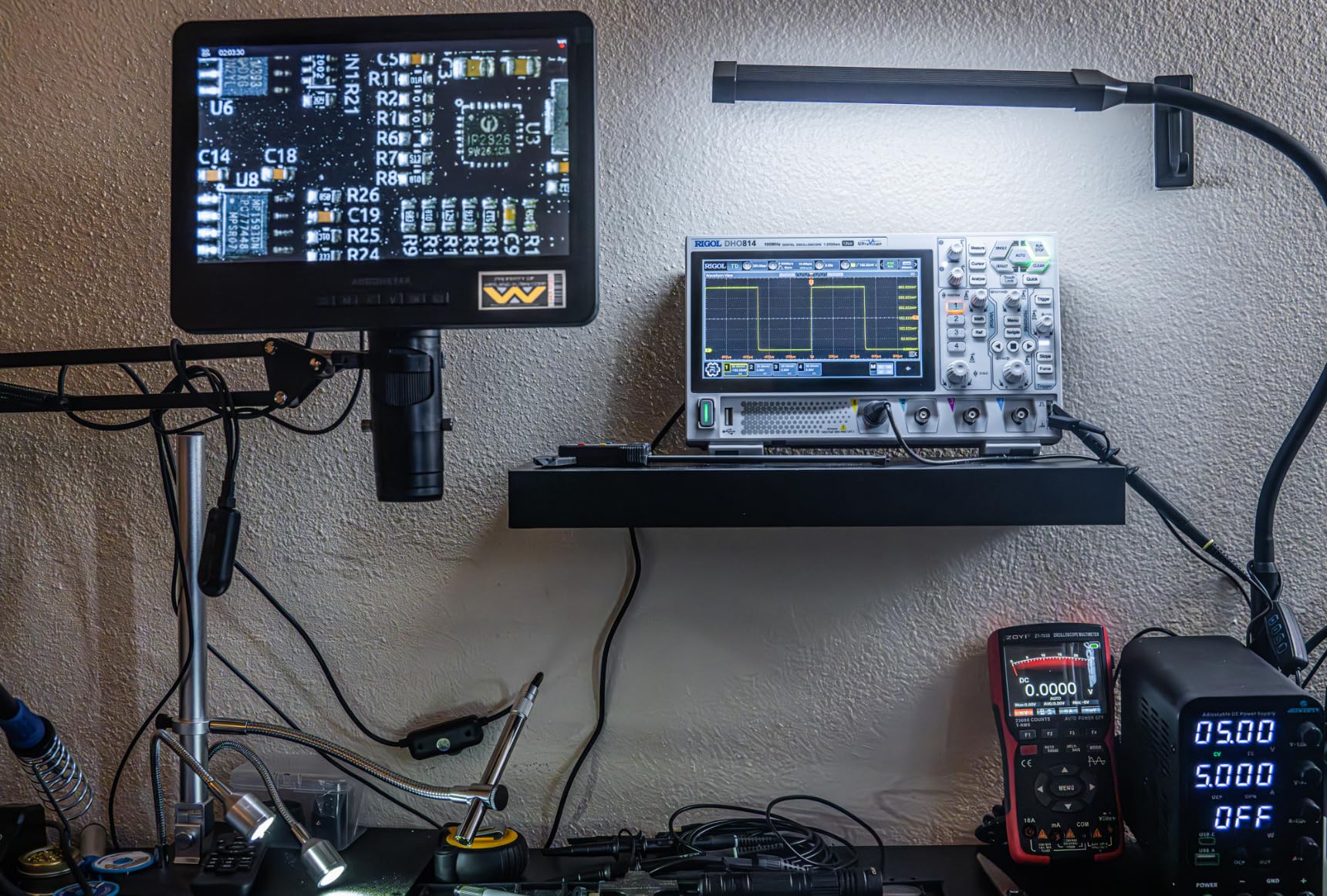 Digital Oscilloscope DHO804 70 MHz 4-Ch 1.25 GSa/s 12-bit 25 Mpts UltraAcquire 1,000,000 wfms/s 7