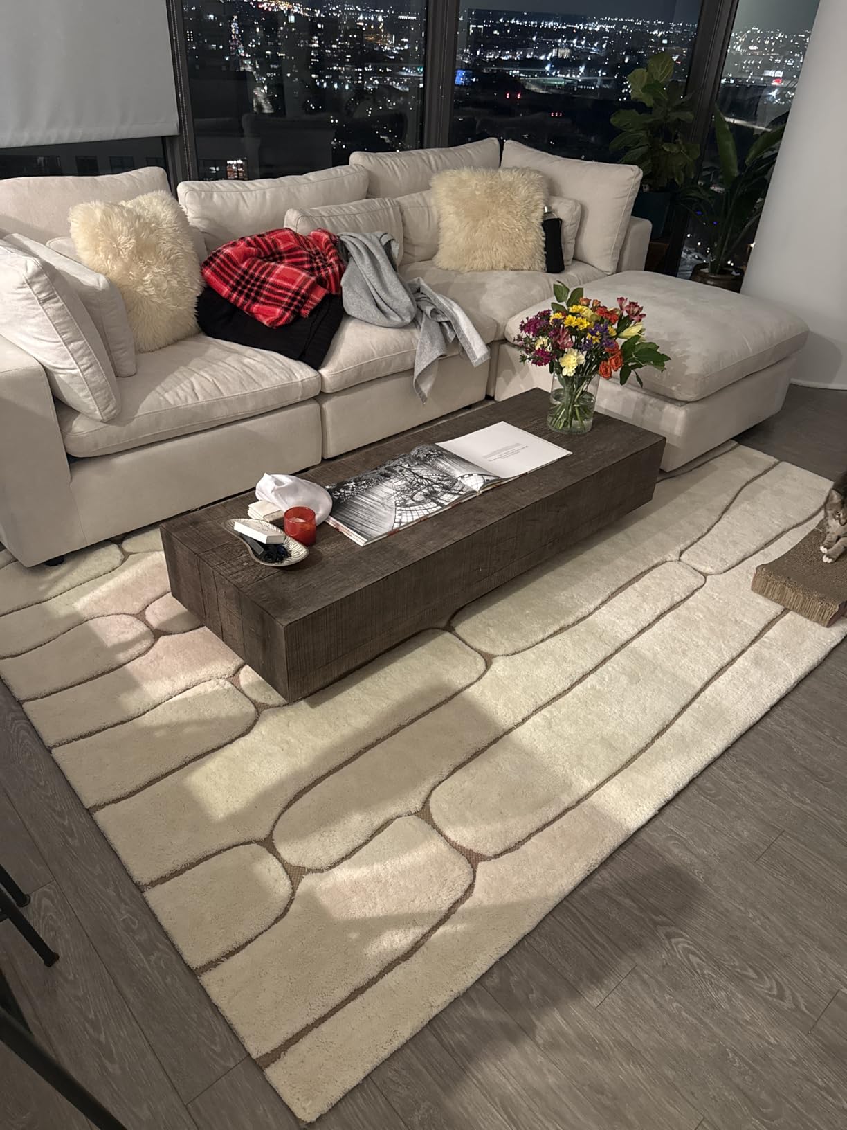 Rugs USA Nazco Cream, 6' x 9', Handmade, Abstract, New Zealand Wool customer photo 1