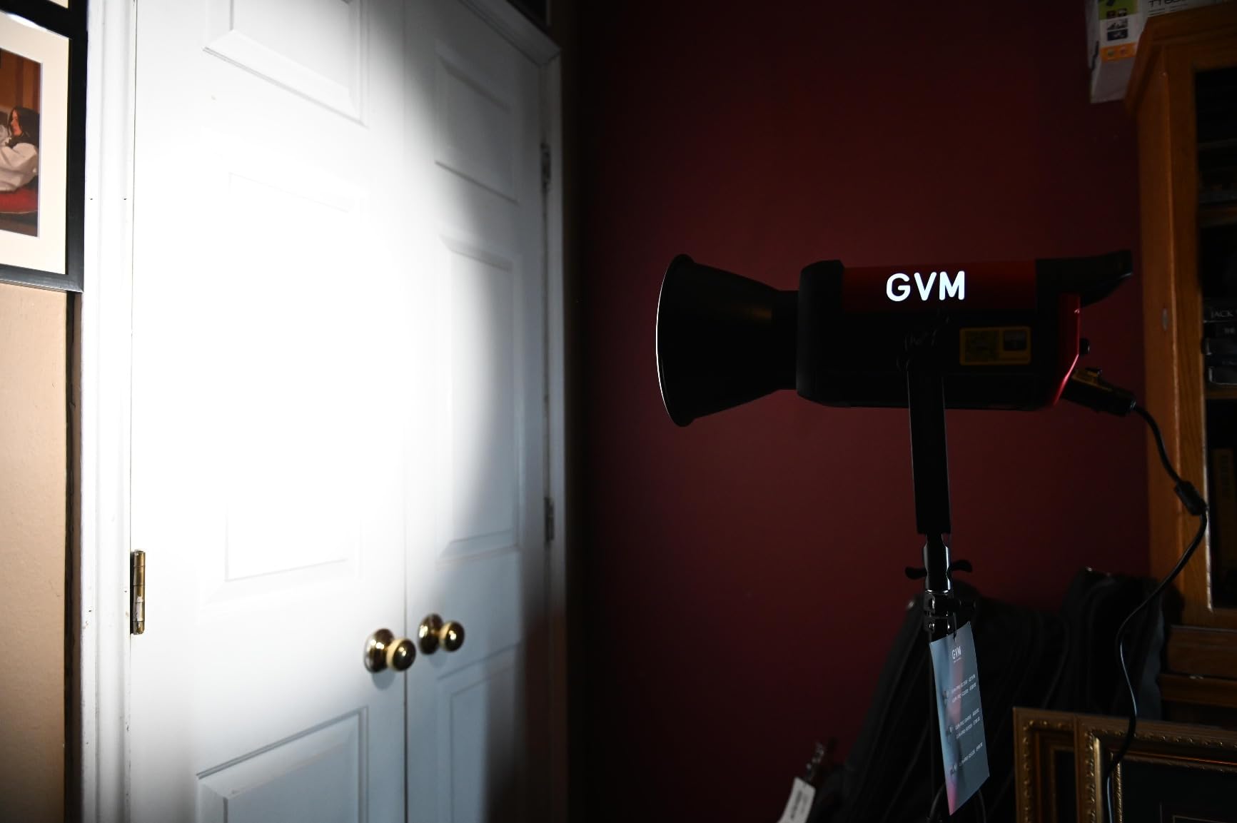 GVM 300C RGB Video Light, 300W Studio Light 2000K-10000K, 48,200 Lux@ 1m with Reflector Photography Lighting with Bowens Mount & DMX Control, Studio Light for Film Recording, 16 Lighting Effects customer photo 2