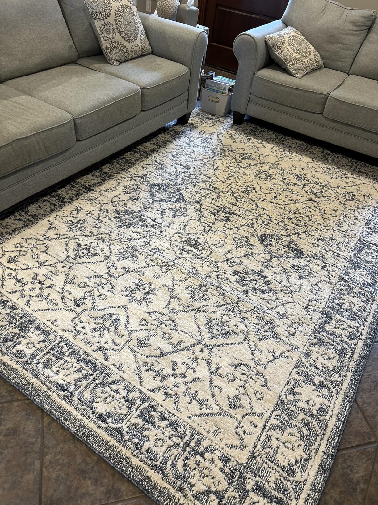 Magnolia Home by Joanna Gaines Gigi Collection GIG-01 Grey/Ivory 7'-10