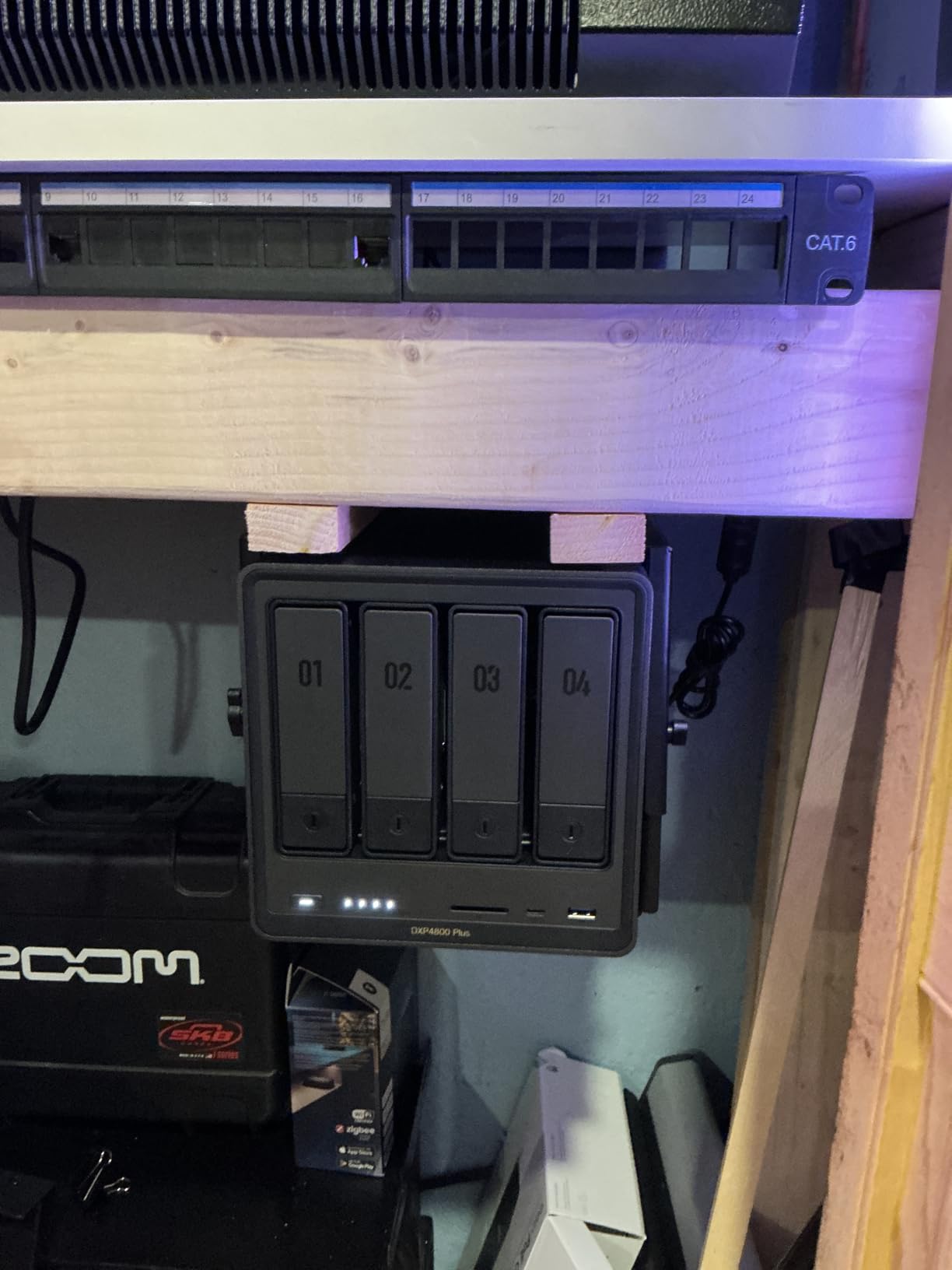 UGREEN NAS DXP480T Plus 4-Bay All-Flash SSD NAS, Intel i5 1235u 10-Core CPU, 8GB DDR5 RAM, 10GbE Port, Wi-Fi 6, 4x M.2 NVMe Slots, 8K HDMI, 2x TBT4 (Diskless) customer photo 2
