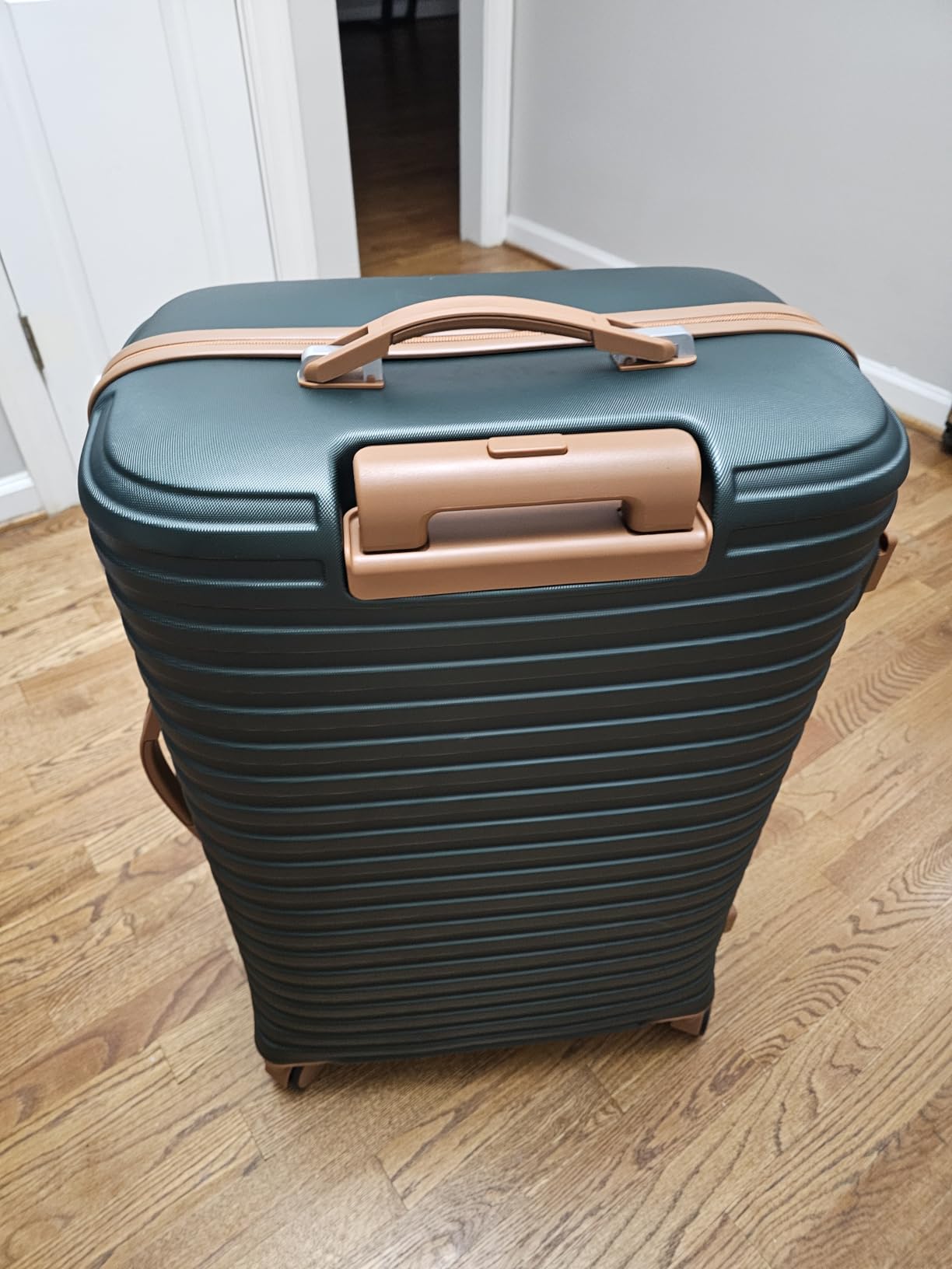 Joyway Luggage Set 7 Piece Suitcase Sets with Spinner Wheel, Hardside Expandable Travel Laggage with TSA Lock (18/20/24/28 White) customer photo 1