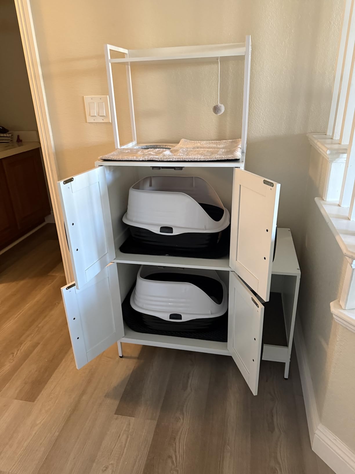 HOOBRO Cat Litter Box Enclosure Furniture, 2 in 1 Hidden Litter Box Furniture with Shelf, Double Litter Box Cabinet with 2 Dangling Plush Balls and 1 Toy Ball, Greige and Black BG78MW01 customer photo 1