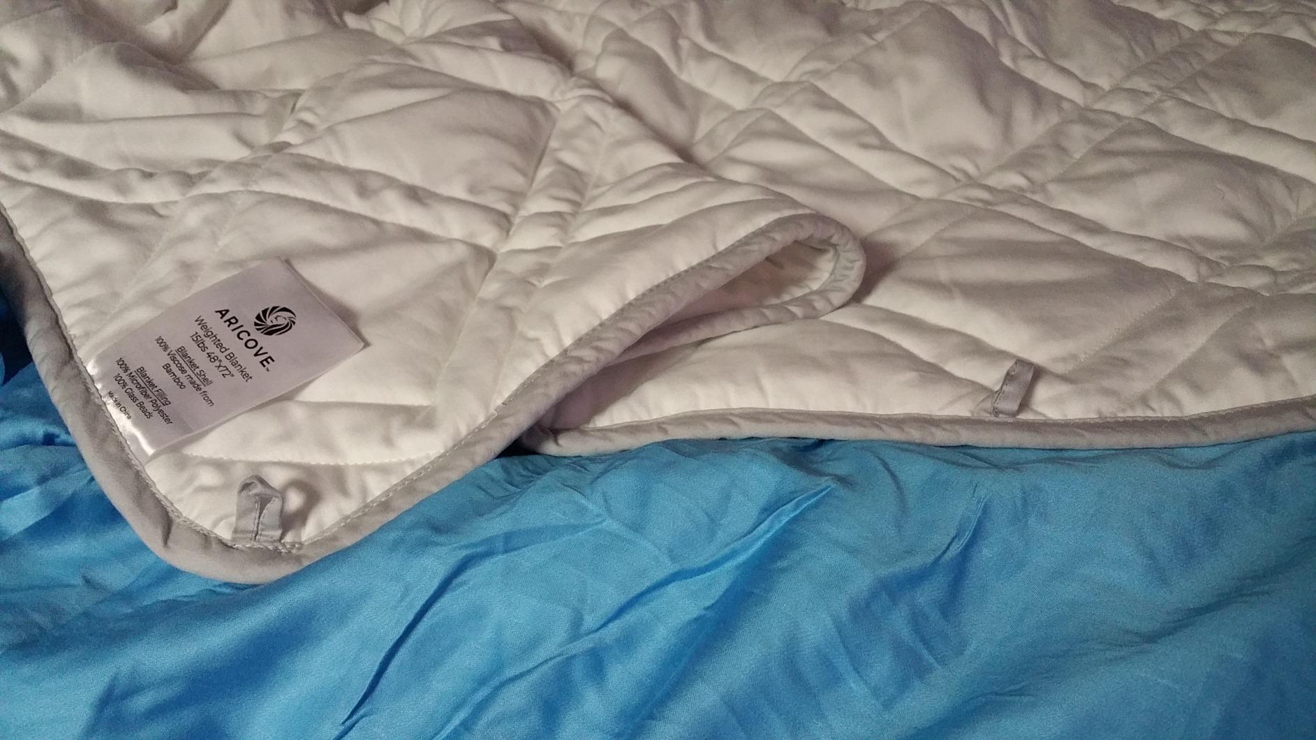Aricove Cooling Weighted Blanket for Adults, 30lbs, Queen/King Size, 80x87 inches, Silky Soft Bamboo Viscose, Machine Washable, White customer photo 1