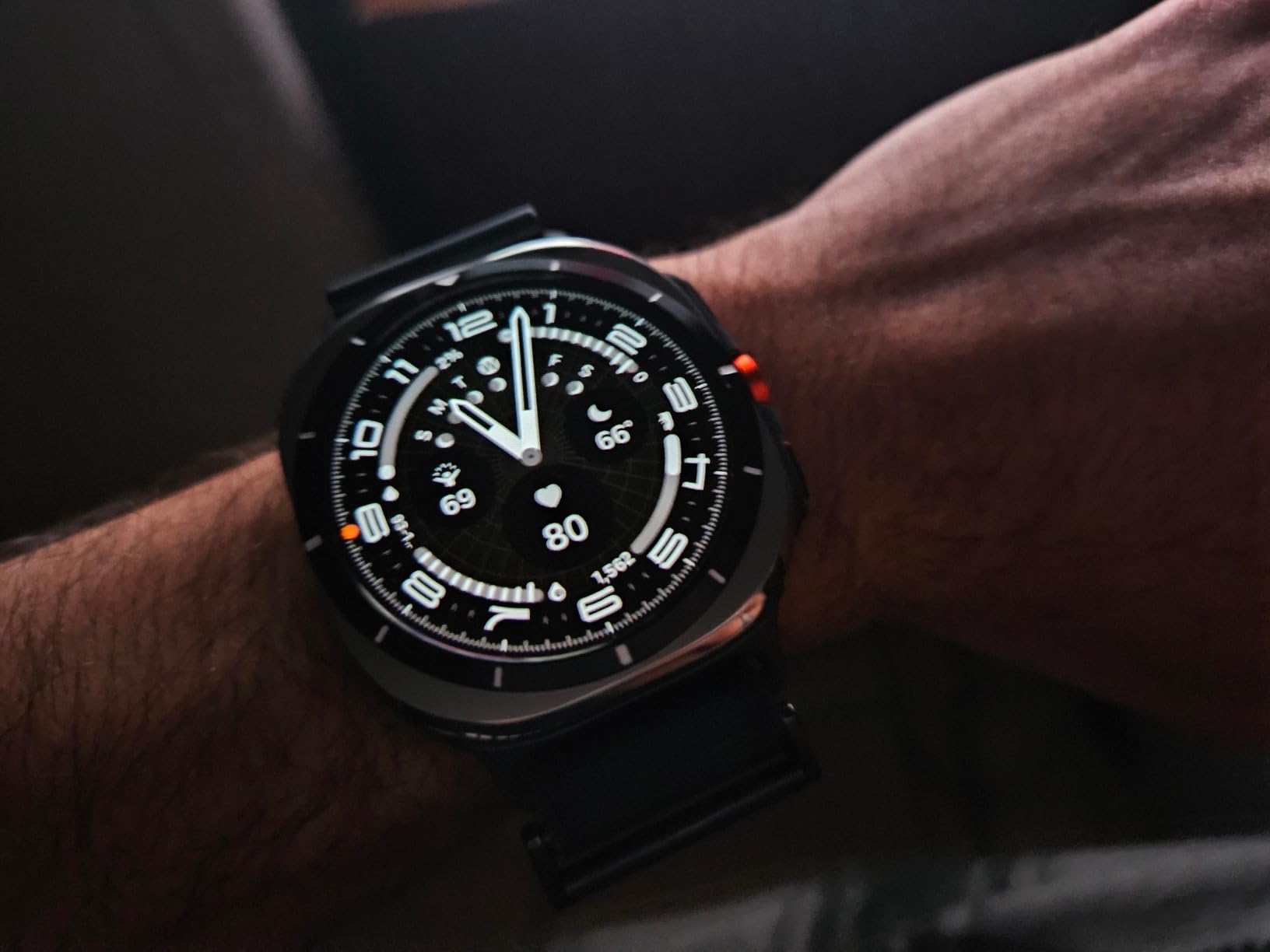 Samsung Galaxy Watch Ultra (2024) Bespoke Edition 47mm LTE AI Smartwatch, Wellness Tips, Heart Rate, Sleep Monitor, Fitness Tracker, Titanium Silver [US Version, 1Yr Manufacturer Warranty] customer photo 2
