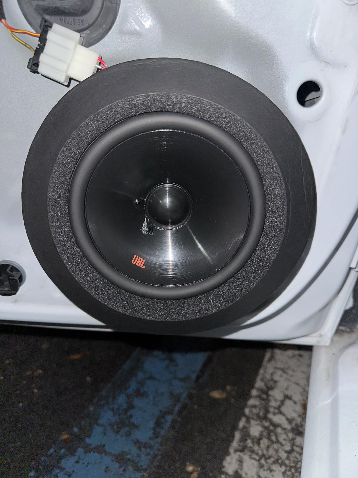 4PCS 6.5 Speaker Rings, Self Adhesive Speaker Foam for Enhancing Stereo Sound, High Resilience Speaker Baffles 6.5 inch Car Audio Accessories customer photo 1