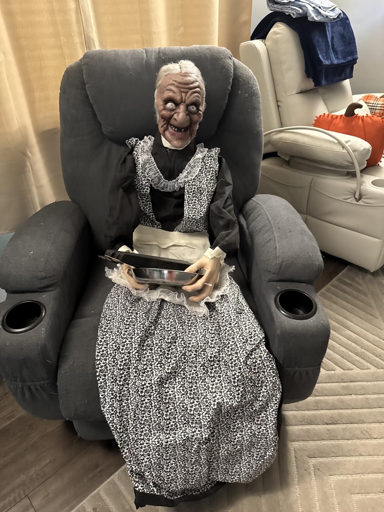 Haunted Hill Farm Lifesize 5.5-Ft Animatronic Scary Haunted Lady Statue with Touch Activated Lights and Sound customer photo 2