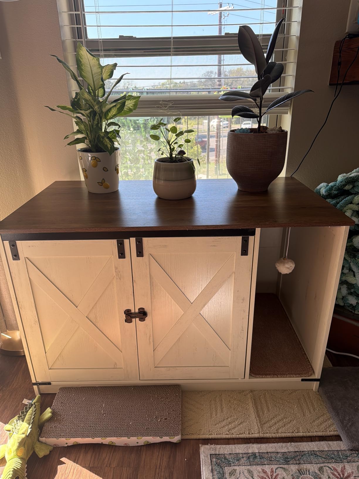 Hzuaneri Cat Litter Box Enclosure, Hidden Litter Box Cabinet Furniture with Bell, Indoor Cat House, Farmhouse Style, 31.5 x 19.7 x 20.9Inches, for Hallway, Bedroom, Black CB82404X customer photo 2