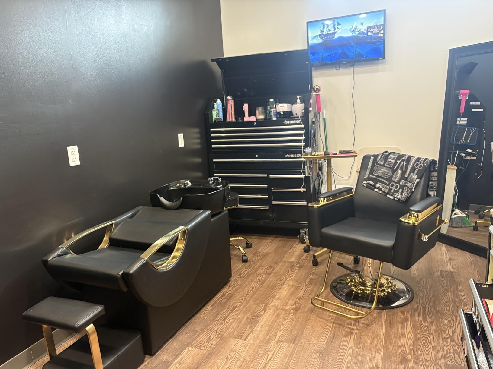 Salon Shampoo Bowl and Chair Set with Footstool - Modern Black & Gold Barber Backwash Chair, Heavy Duty 450lbs Hair Washing Chair with Deep ABS Basin & Neck Rest for Spa Beauty Stylist customer photo 1