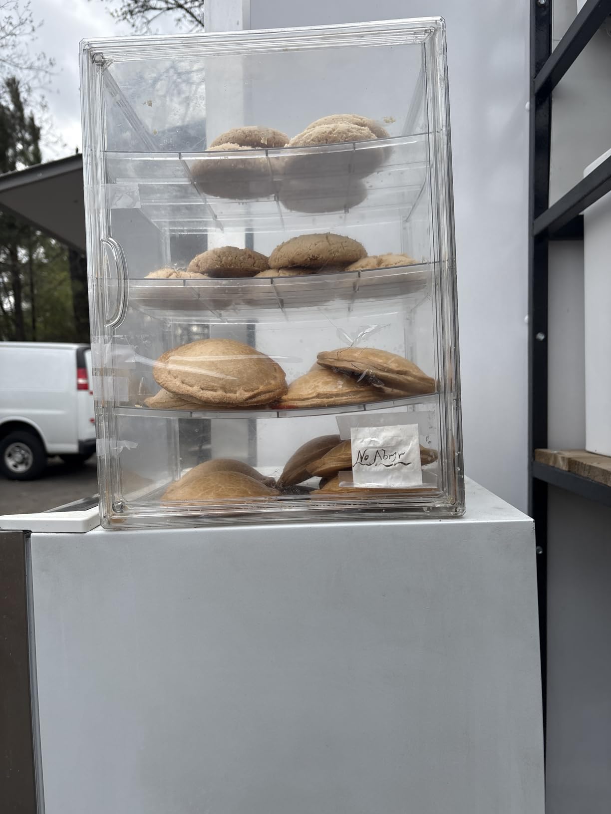 Pastry Display Case, Bread Box for Kitchen Countertop, 4 Layers Adjustable Clear Bread Storage with Magnetic Door Bakery Pastry Display 15.5x11.4x9.8inch customer photo 1