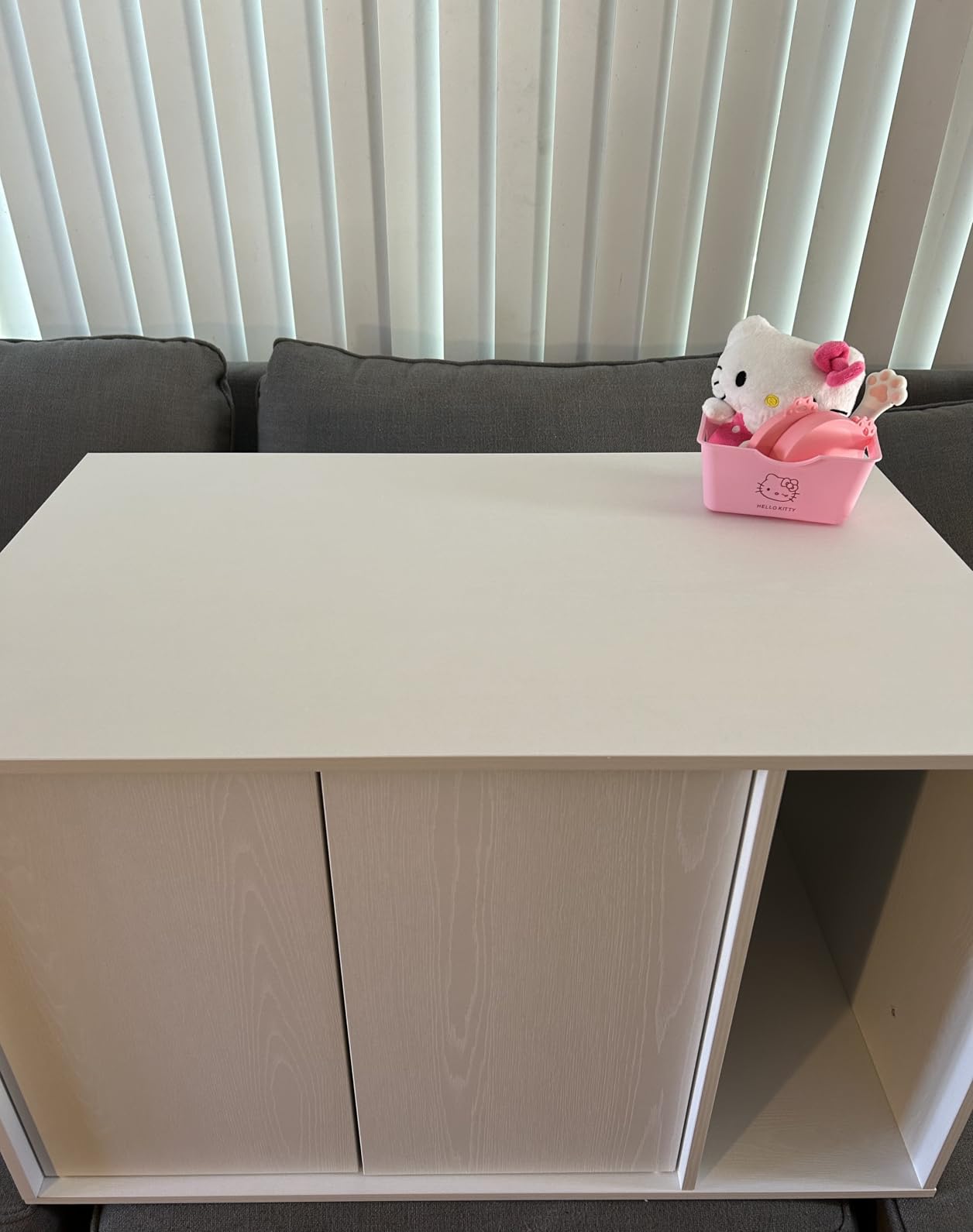 SONGMICS HOME Cat Litter Box Enclosure, Superfast Toolless Assembly, Litter Box Furniture for Large Cats, Display Side Table, Push-to-Open Doors, Minimalist Modern, Snow White UPCL013W01 customer photo 2