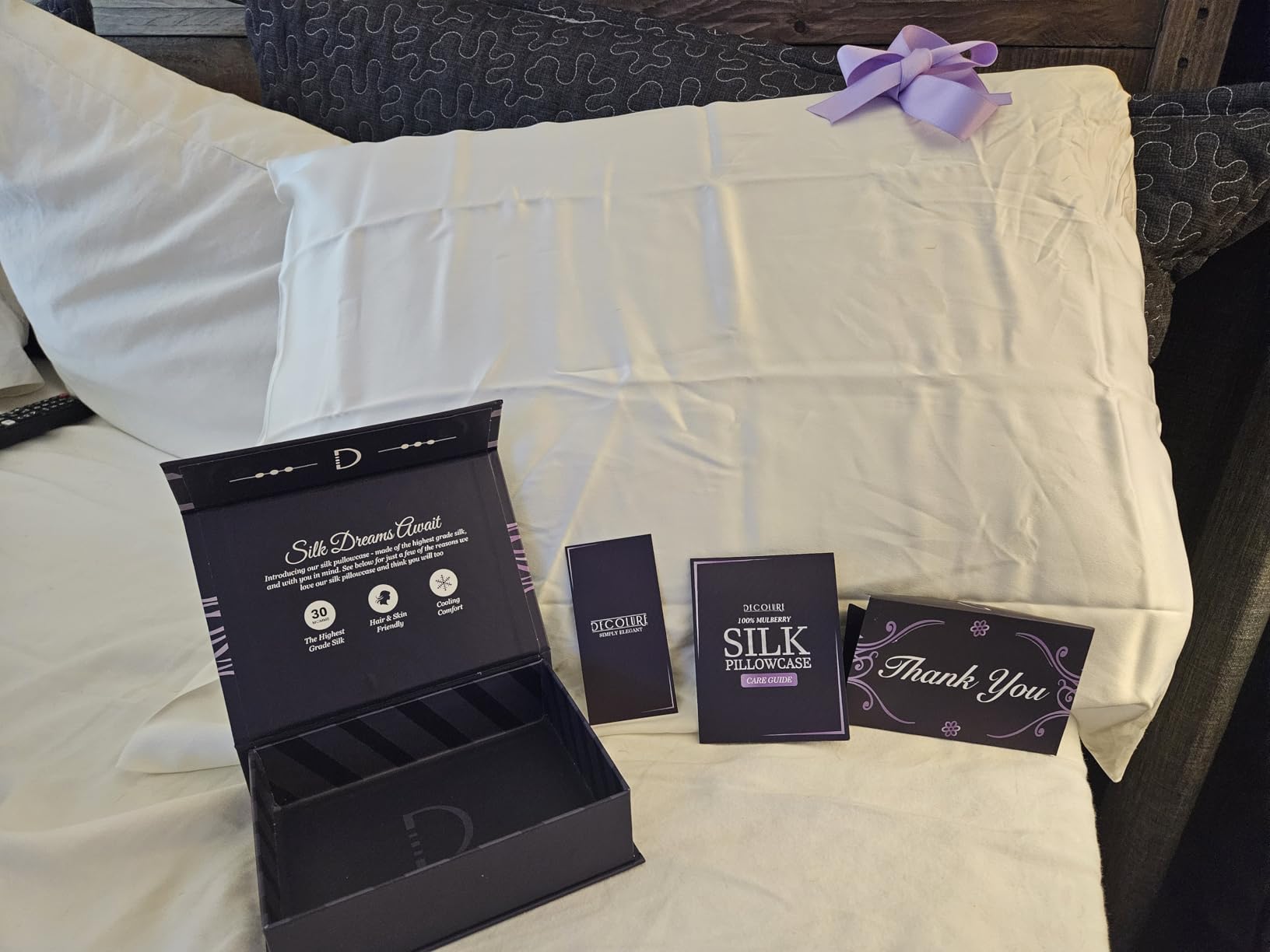 DECOLURE 100% Pure Mulberry Silk Pillow Case Standard Size - Highest Grade 30 Momme 6A+, Luxuriously Soft & Cooling Silk Pillowcase for Hair & Skin, Hypoallergenic, Breathable, Hidden Zipper (White) customer photo 1