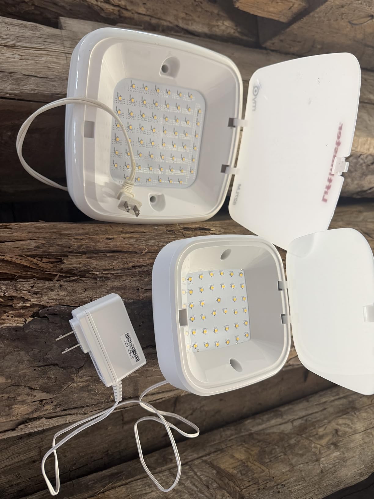 LiftMaster MyQ Smart LED Garage Light - Ceiling or Wall Light for Garage & Home - Plug-in Garage Lighting - Works with Alert-to-Close & Motion Control - Updated 837LM Model Replaces 827LM customer photo 1