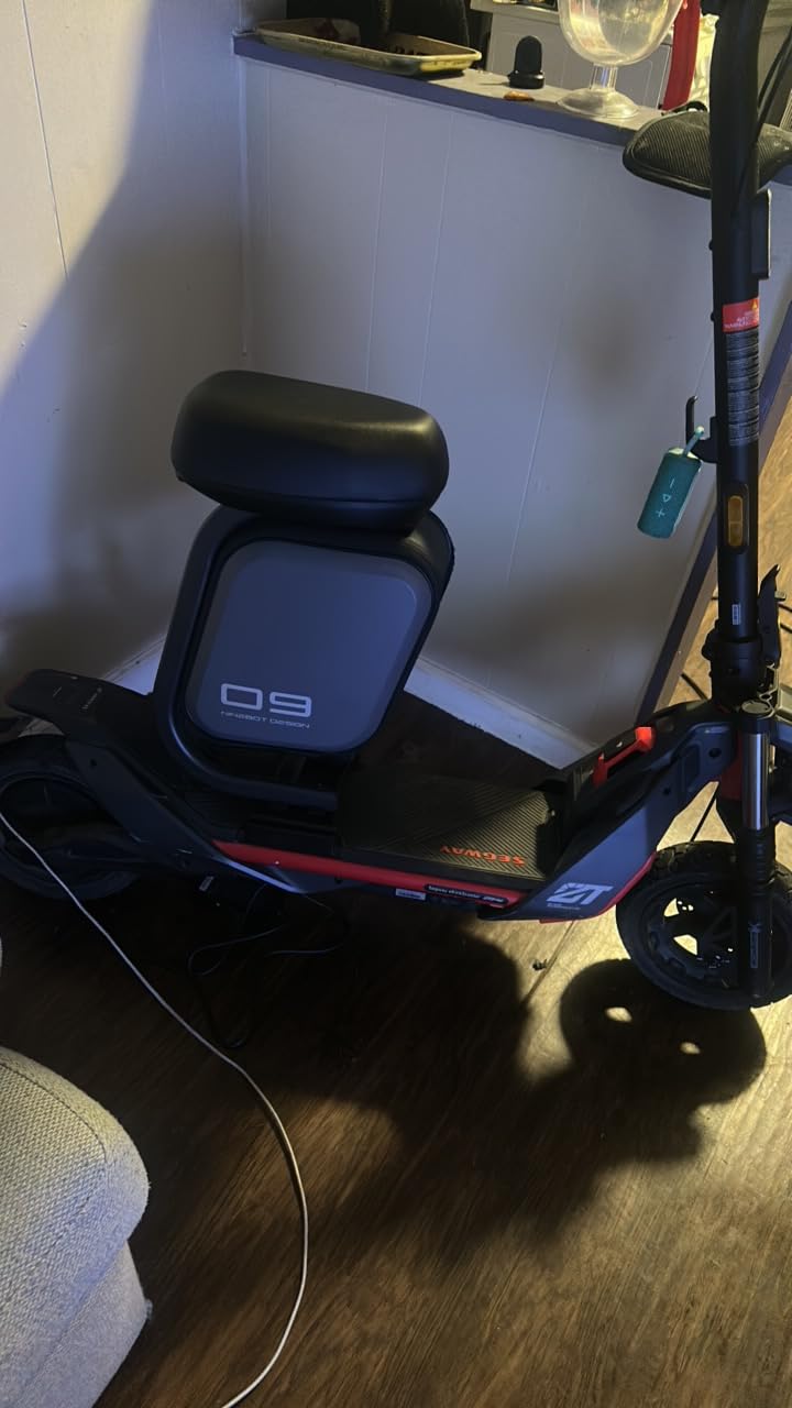 Segway ZT3 Pro Electric Scooter, Up to 24.9 MPH, 43.5-Mile Range, Dual Suspension, Flash Charge, 1600W Peak Motor, Off-Road Scooter for Adults UL Certified (UL2272/2271) customer photo 2