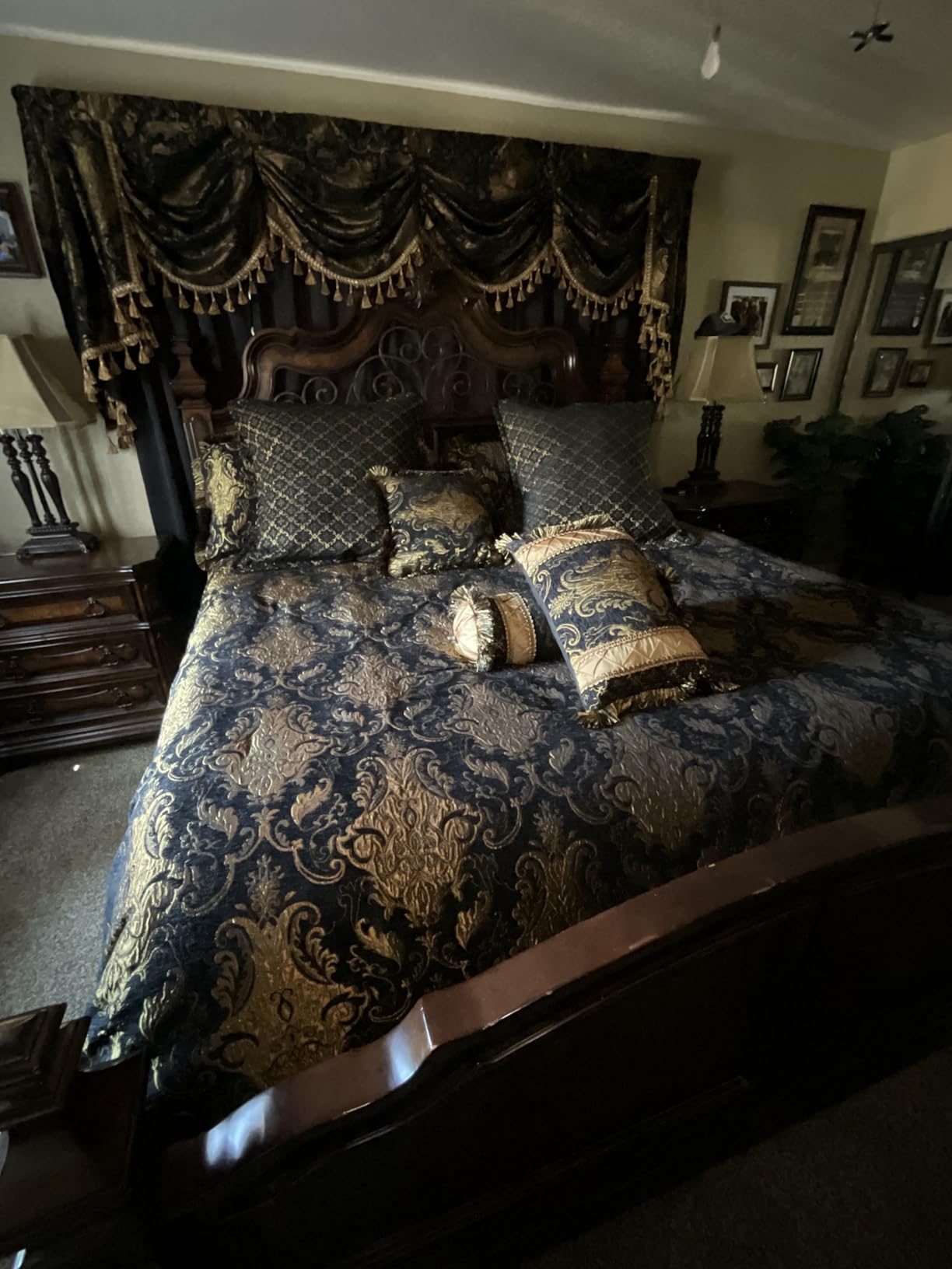 Loom and Mill 9-Piece Jacquard Comforter Set, Luxury Classic Black Damask Jacquard Comforter King Sets, Ultra Soft Bedding with Euro Shams, Bedskirt, Filled Decorative Pillow for Home Bedroom(King) customer photo 2