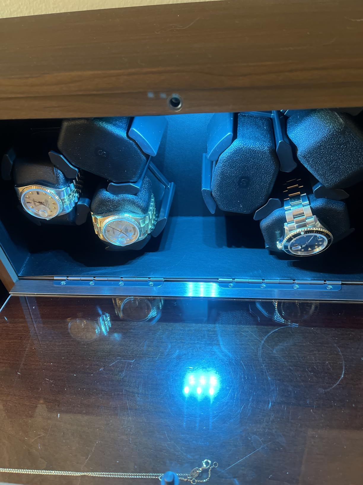 ANWBROAD Watch Winder 6 with LED and Super Quiet Motor 4 Rotating Modes customer photo 1