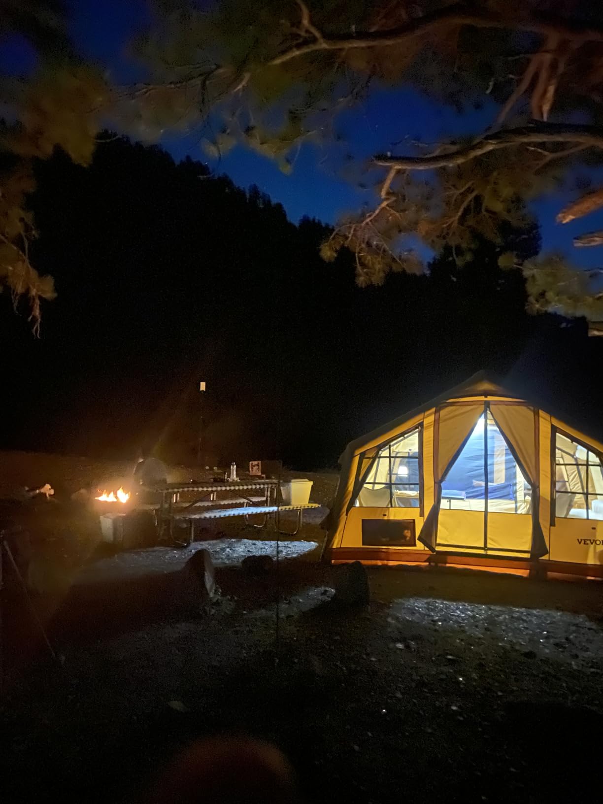 VEVOR Inflatable Tents for Camping, Easy Setup Blow up Tent with Hand Pump, 4 Season Glamping Tent with Stove Jack customer photo 1
