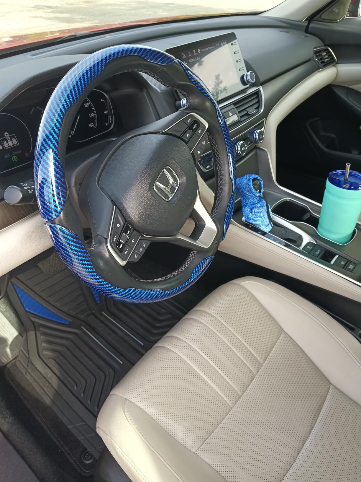 Hiseanllo Carbon Fiber Steering Wheel Cover 3PCS Set - Anti-Slip, Scratch-Resistant, Universal Fit for 14-16 Inch Wheels - Interior Car Accessories for Cars, SUVs, Trucks (Black) customer photo 2