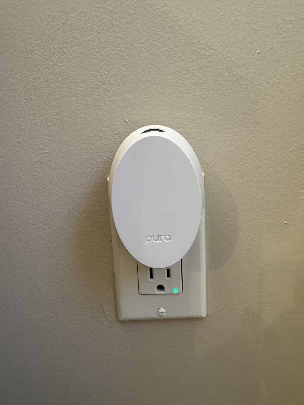 Pura Mini Smart Fragrance Diffuser for Small Spaces Adjustable Smart Home Device with LED Light & Automatic Vial Detection - Includes 1 Scent Refill; White Tea no.1 customer photo 1