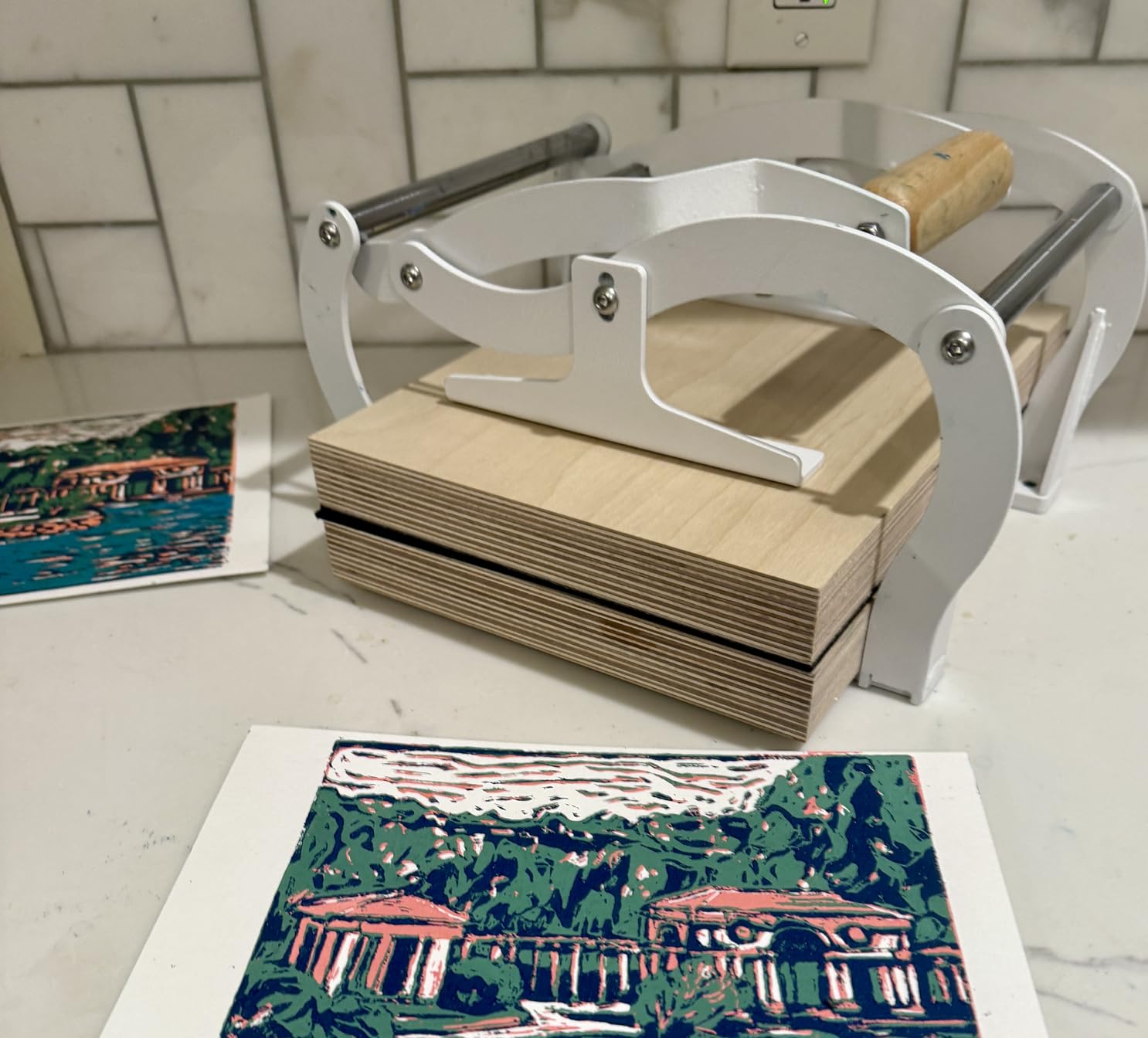 TOPOWN Linocut Printing Hand Lever Press Machine, Linocut Press Machine, Manual Hand Lever Printing Press for Linoleum Blocks with Felt Pad (A4, Black) customer photo 1