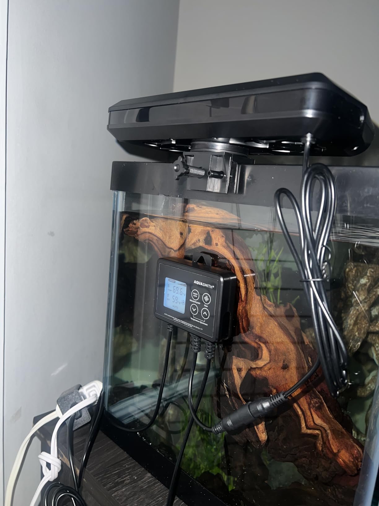 Aquarium Chiller Fan, Fish Tank Cooler with Temperature Control, Minimum Setting 59°F, Auto Start/Stop, Refrigeration Effect 3-7°F, 3-Speed Modes, for Axolotl Seawater Freshwater Coral Grass Tank customer photo 1