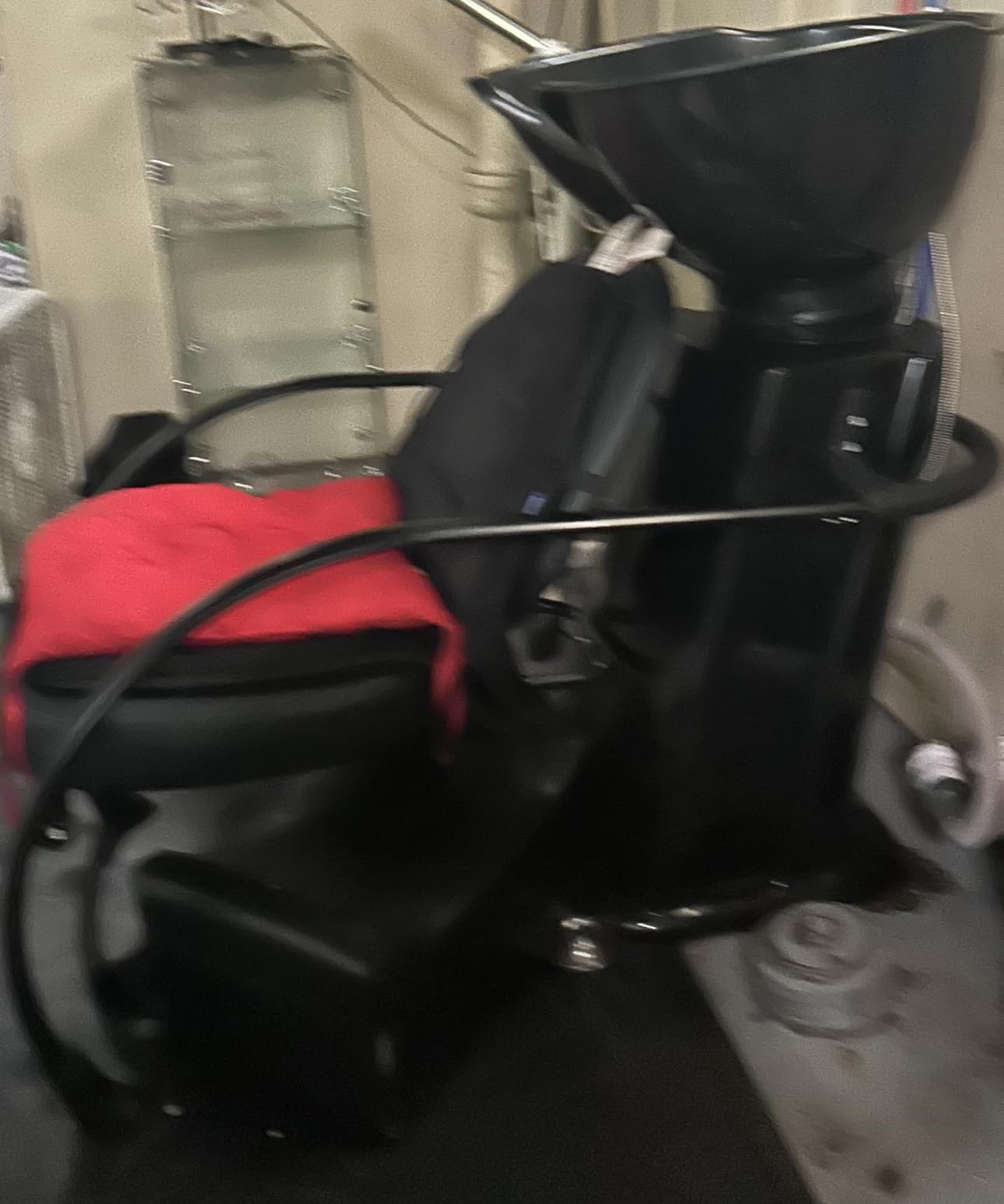 Baasha Shampoo Bowl and Chair Set for Salon, Professional Shampoo Chair with Bowl and Soft Neckrest, Comfortable Sponges Cushion, Adjustable Head Spa Chair for Barbershop - Black customer photo 2