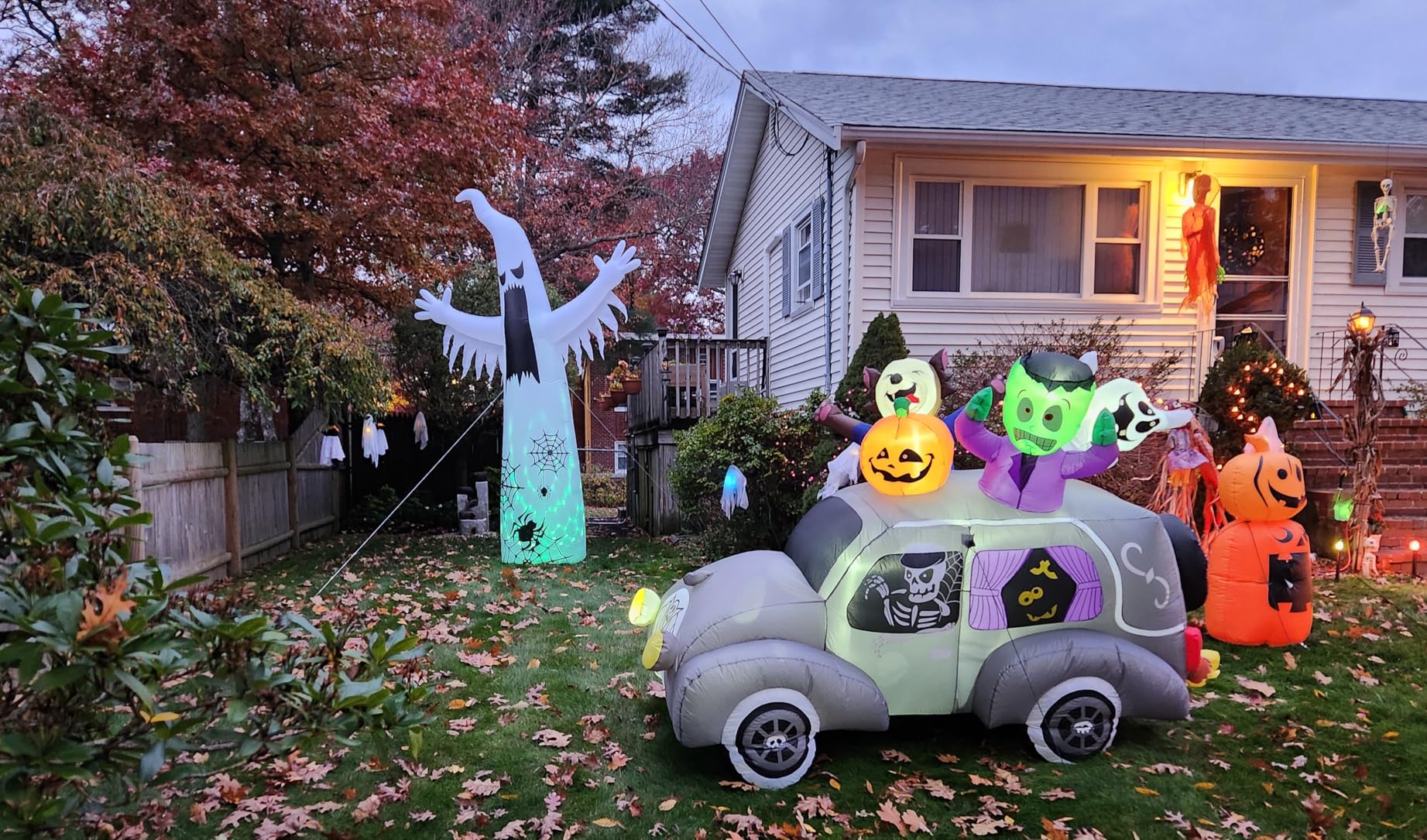 Joiedomi 12 FT Halloween Inflatables Giant Ghost Outdoor Decorations, Halloween Blow Up Ghost Yard Decorations with 3-Colored Flashing Flame Light for Lawn Party Scary Decor customer photo 2
