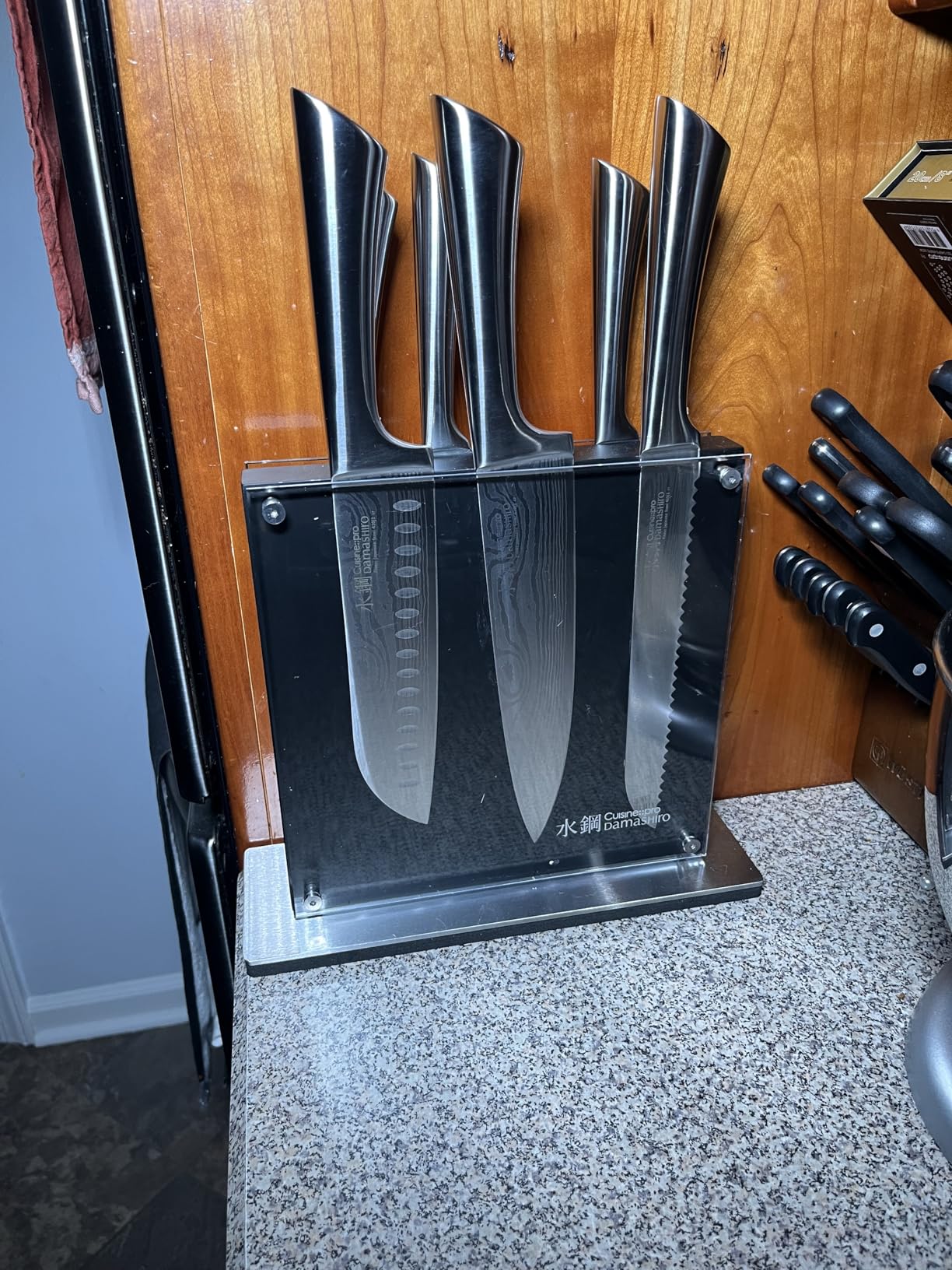 Cuisine::pro Damashiro Knife Block (Kumi, 7-Piece Chef Knife Set) - Japanese Steel Knife - Magnetic Knife Block - Damascus-Inspired Blade Kitchen Knives customer photo 2