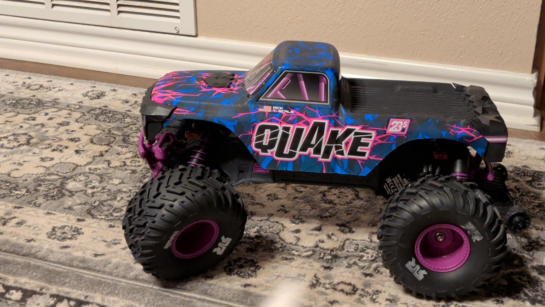 Arrma RC Truck Quake 223S 2WD Brushless Monster Truck Red 1/10 customer photo 2