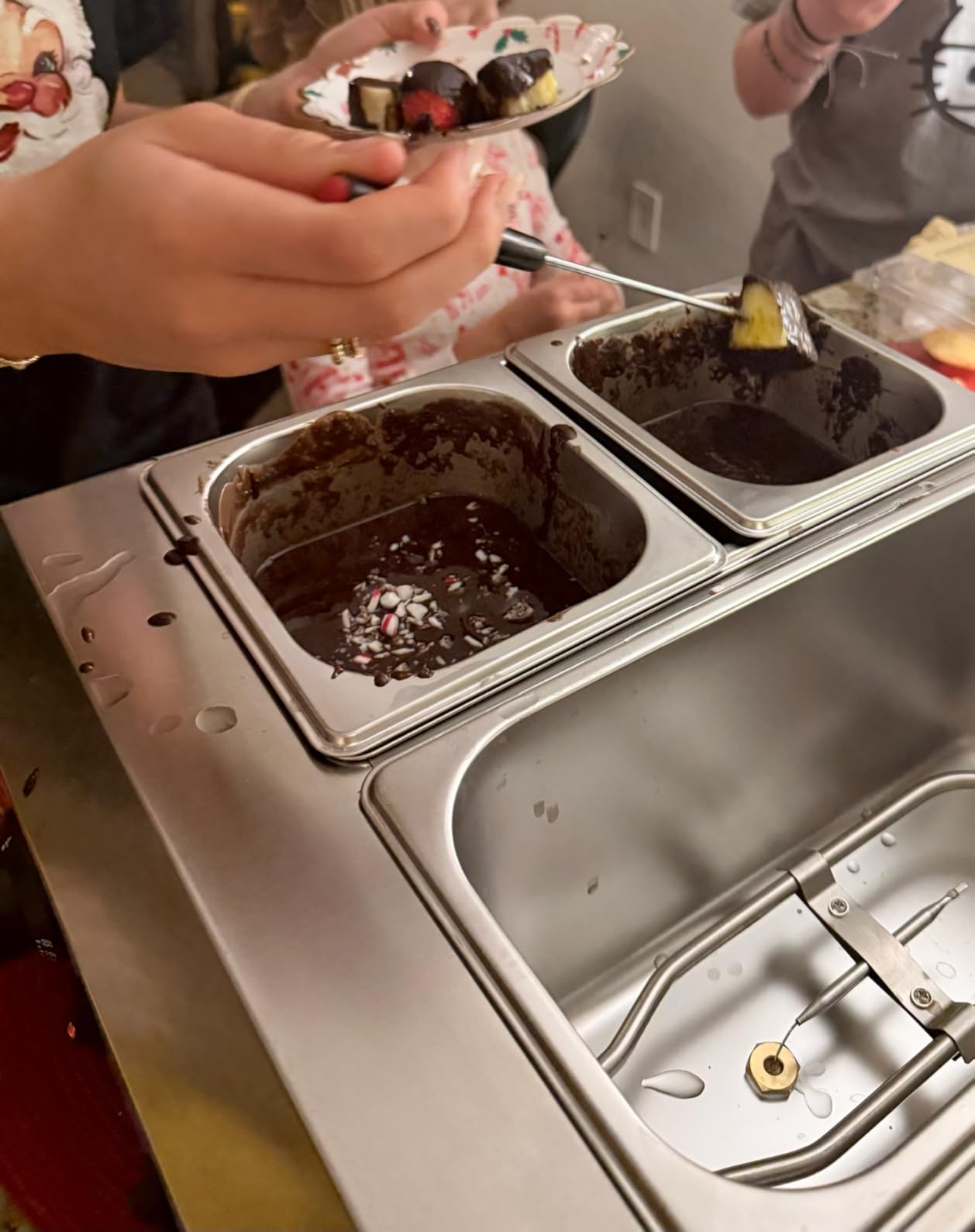 Chocolate Melting Pot 4-Tanks Commercial Chocolate Tempering Machine Chocolate Tempering Pot 2000W Electric Chocolate Melter Pot customer photo 2