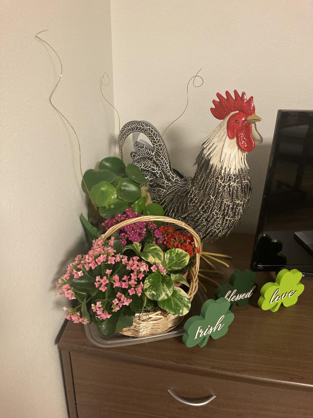 Regal Art & Gift Handcrafted Metal Rooster Statue, Weather-Resistant Farmhouse Yard Art, Garden Sculpture, Detailed Feather Design, Decorative Bird for Home & Garden, Copper Platina, 19.5